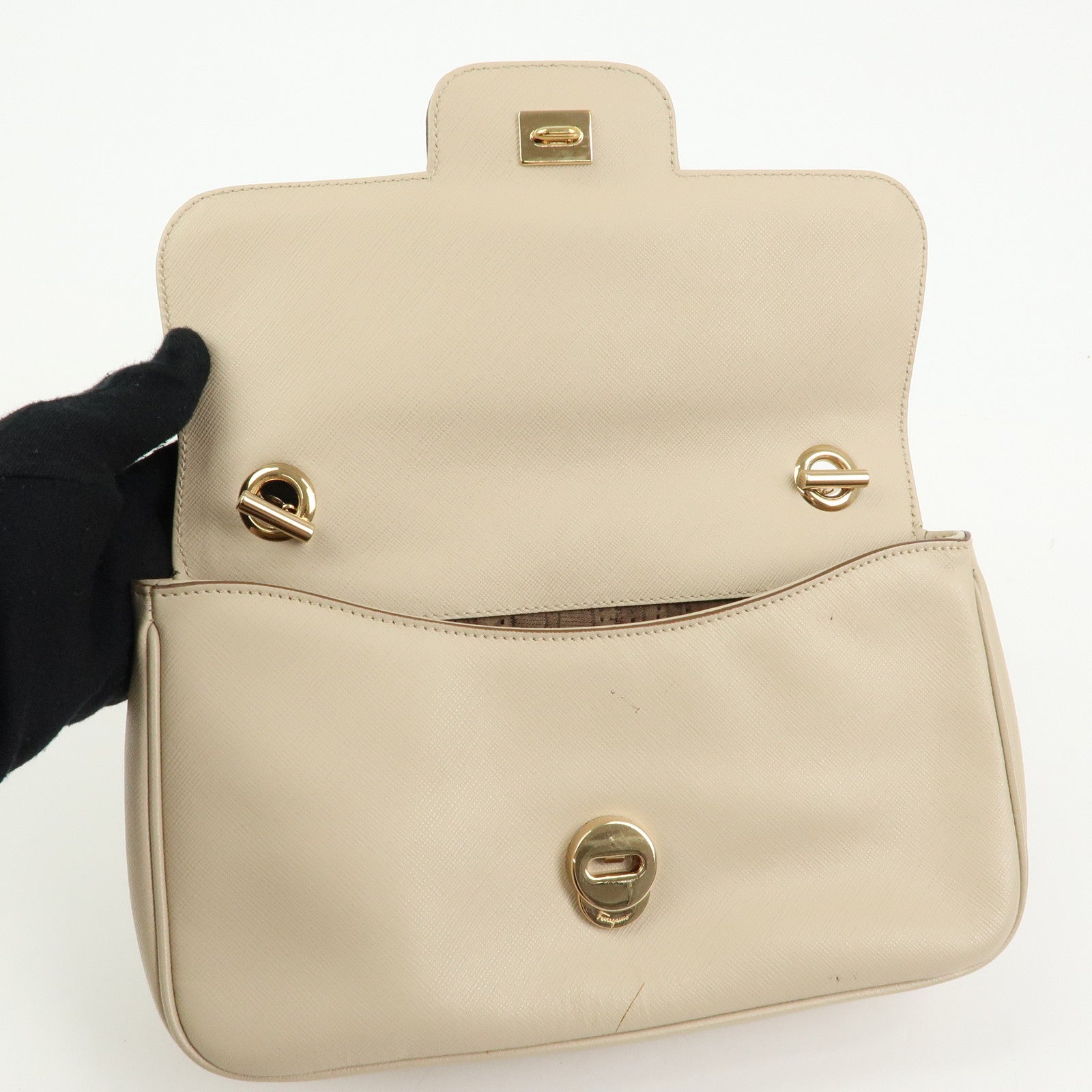 Ferragamo Gancini Leather Chain Shoulder Bag Hand Bag Light Beige