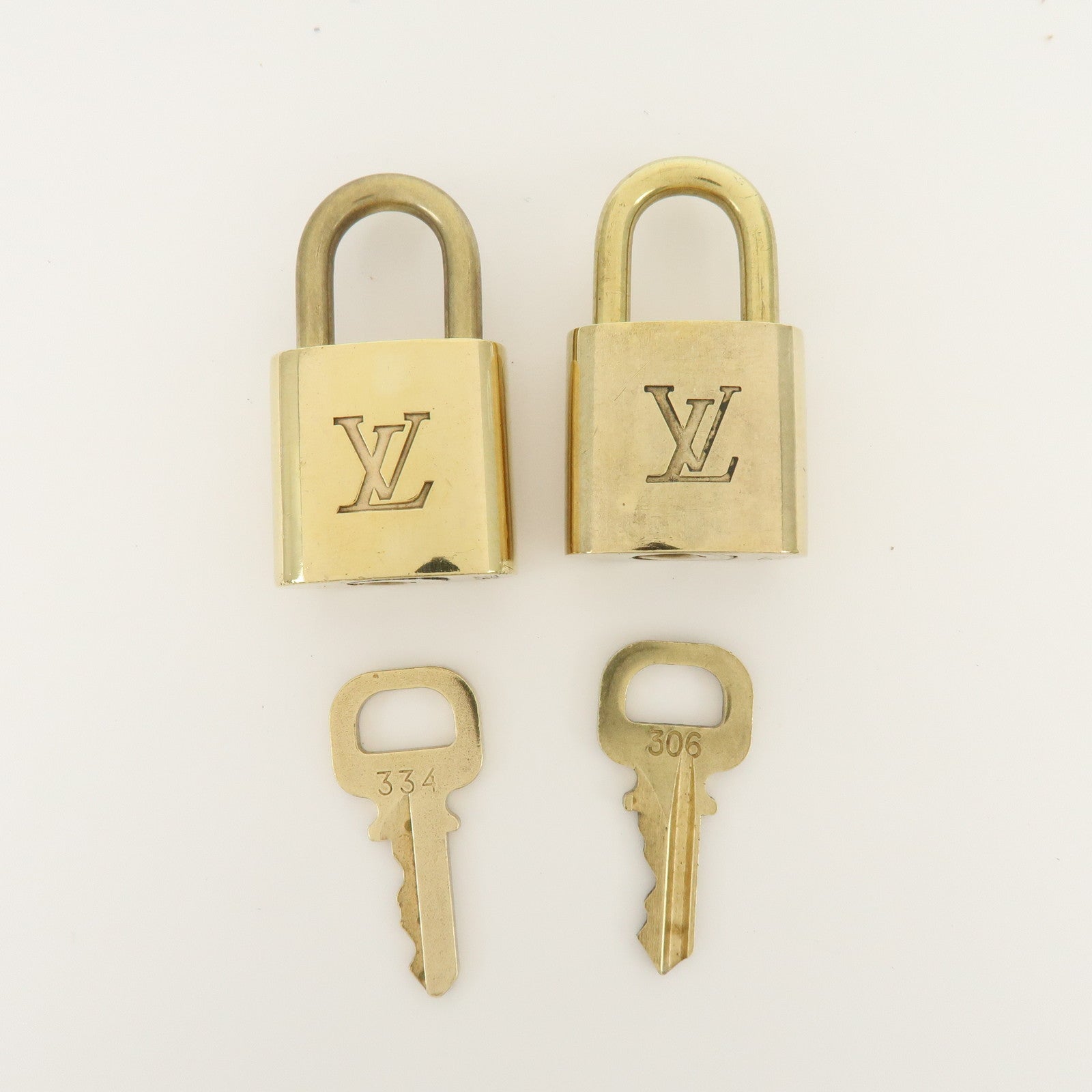 Louis Vuitton Set of 10 Metal Lock & Key Cadena Key Lock Gold