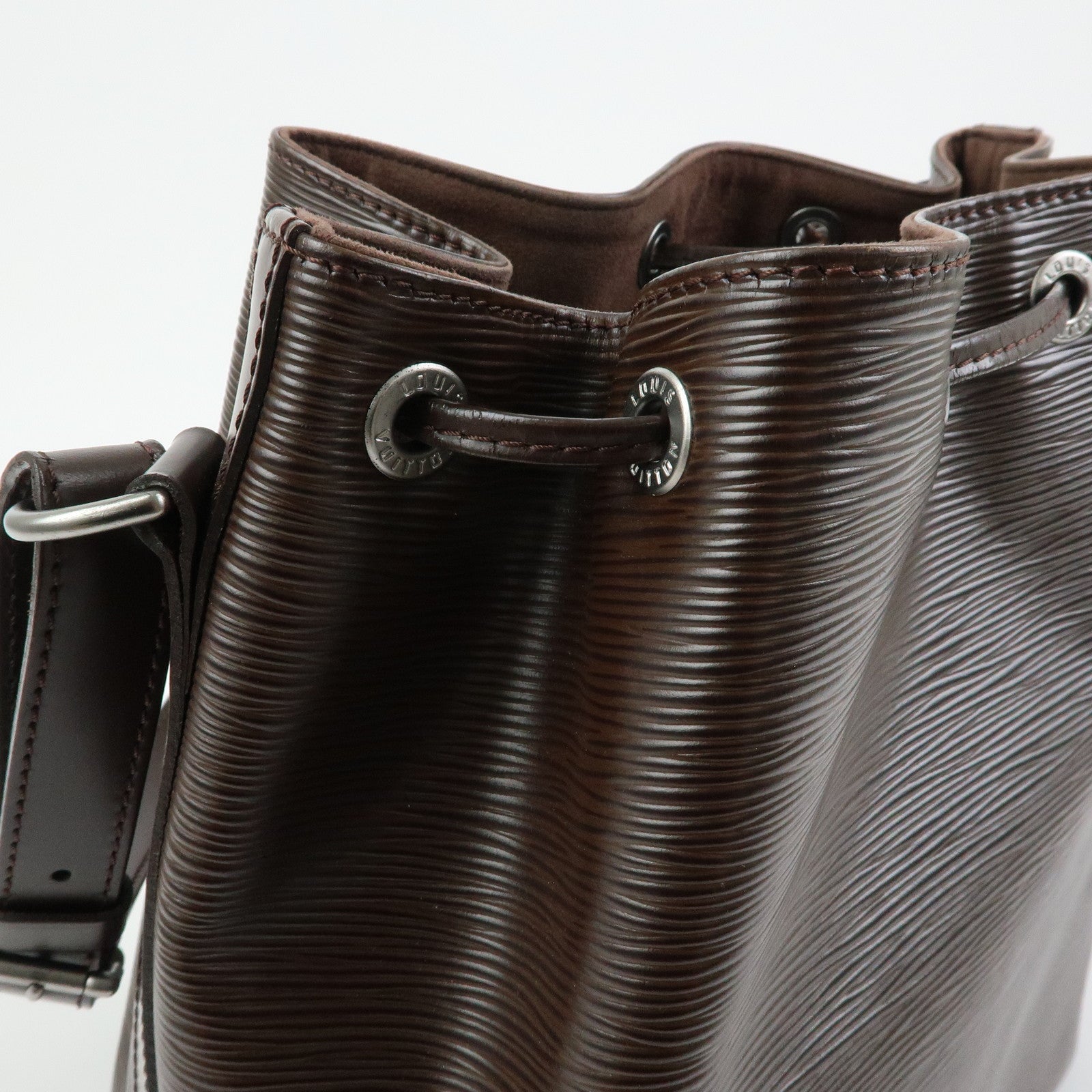 Louis Vuitton Epi Petit Noe Leather Shoulder Bag Mocha M5901D