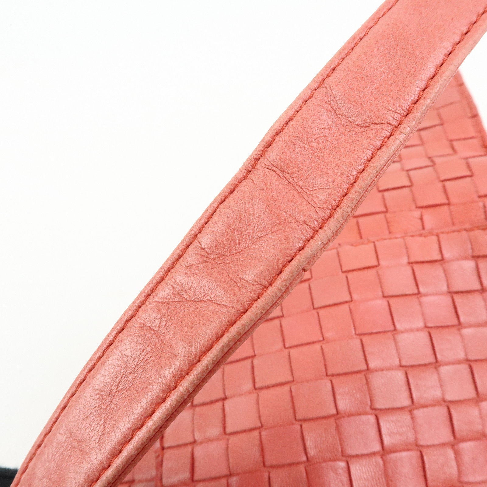 BOTTEGA VENETA Intracciato Leather Shoulder Bag  Hand Bag Coral V0016