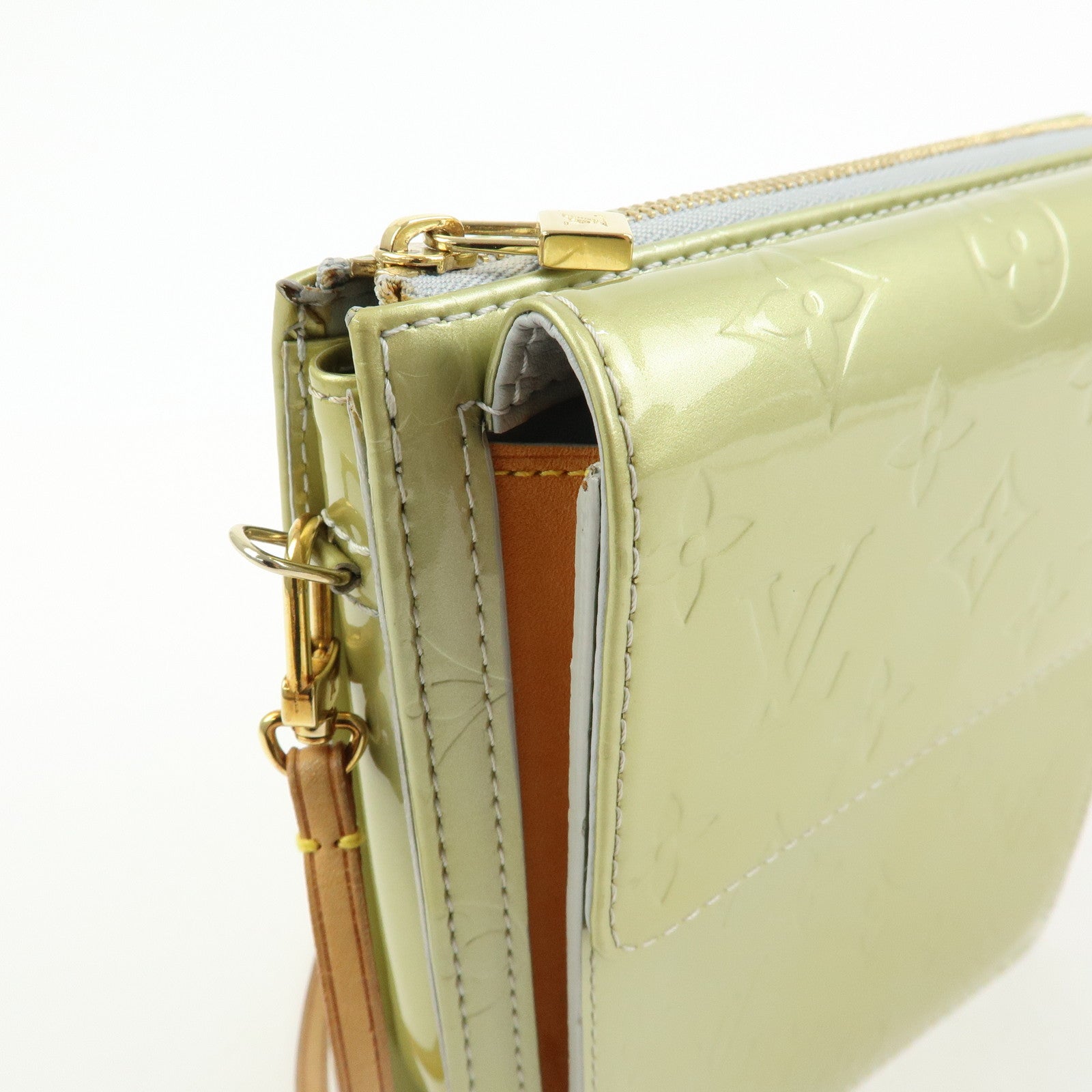 Louis Vuitton Monogram Vernis Leather Mott Shoulder Bag Gris M91030