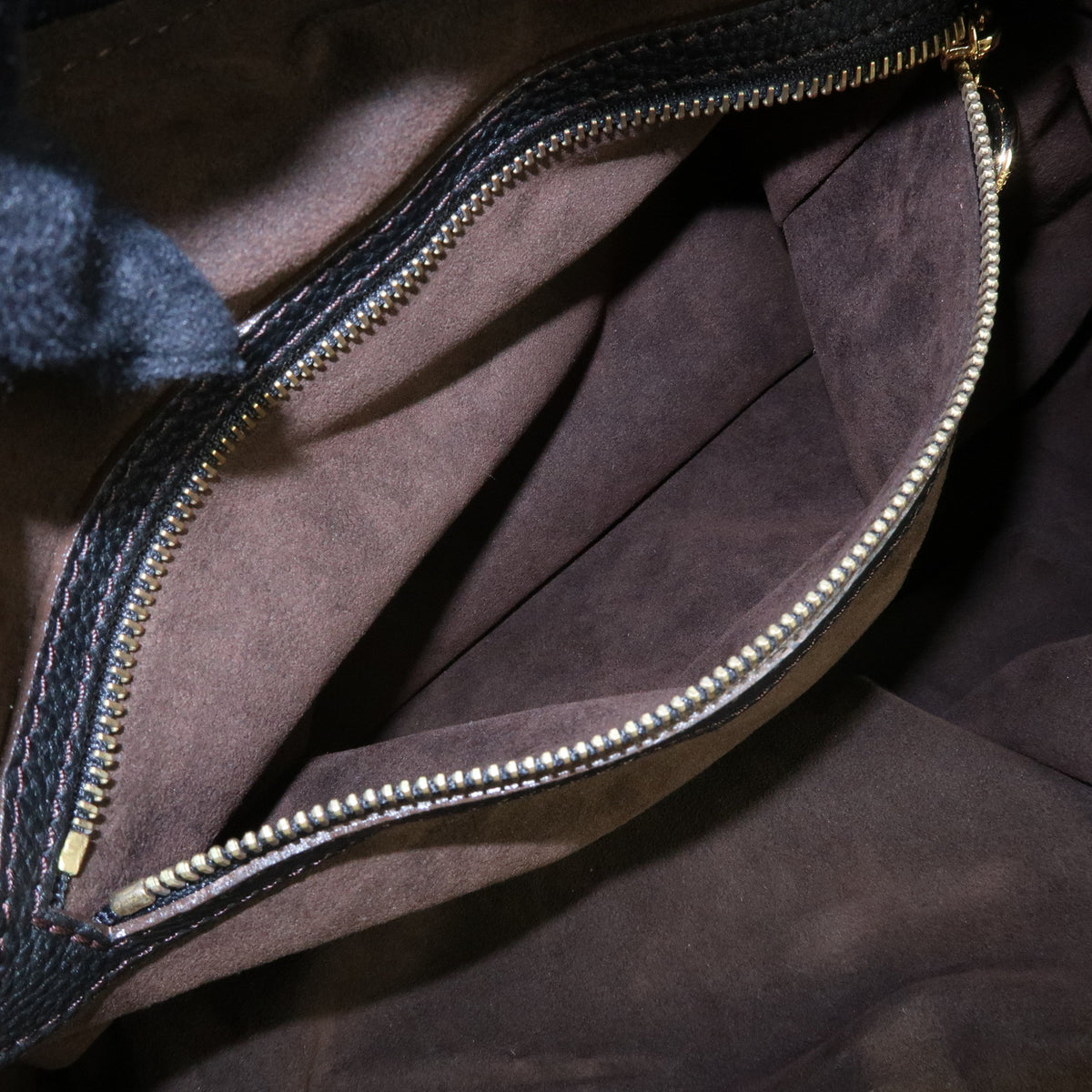 Louis Vuitton Monogram Mahina XL Leather Shoulder Hand Bag Noir M95547