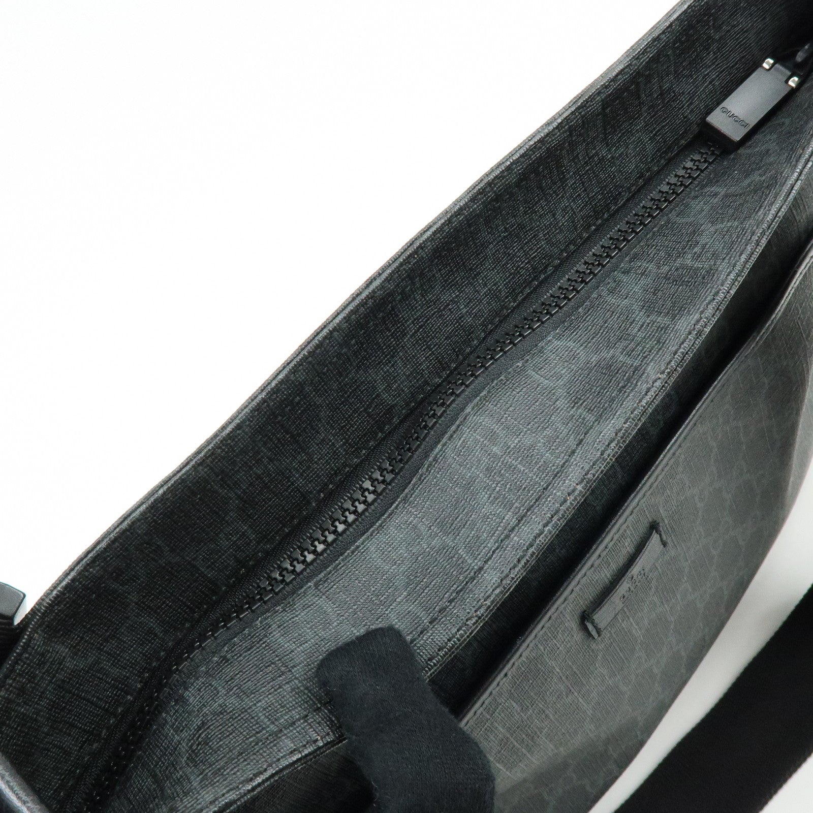 GUCCI GG Supreme Leather Shoulder Bag Crossbody Bag Black 162904