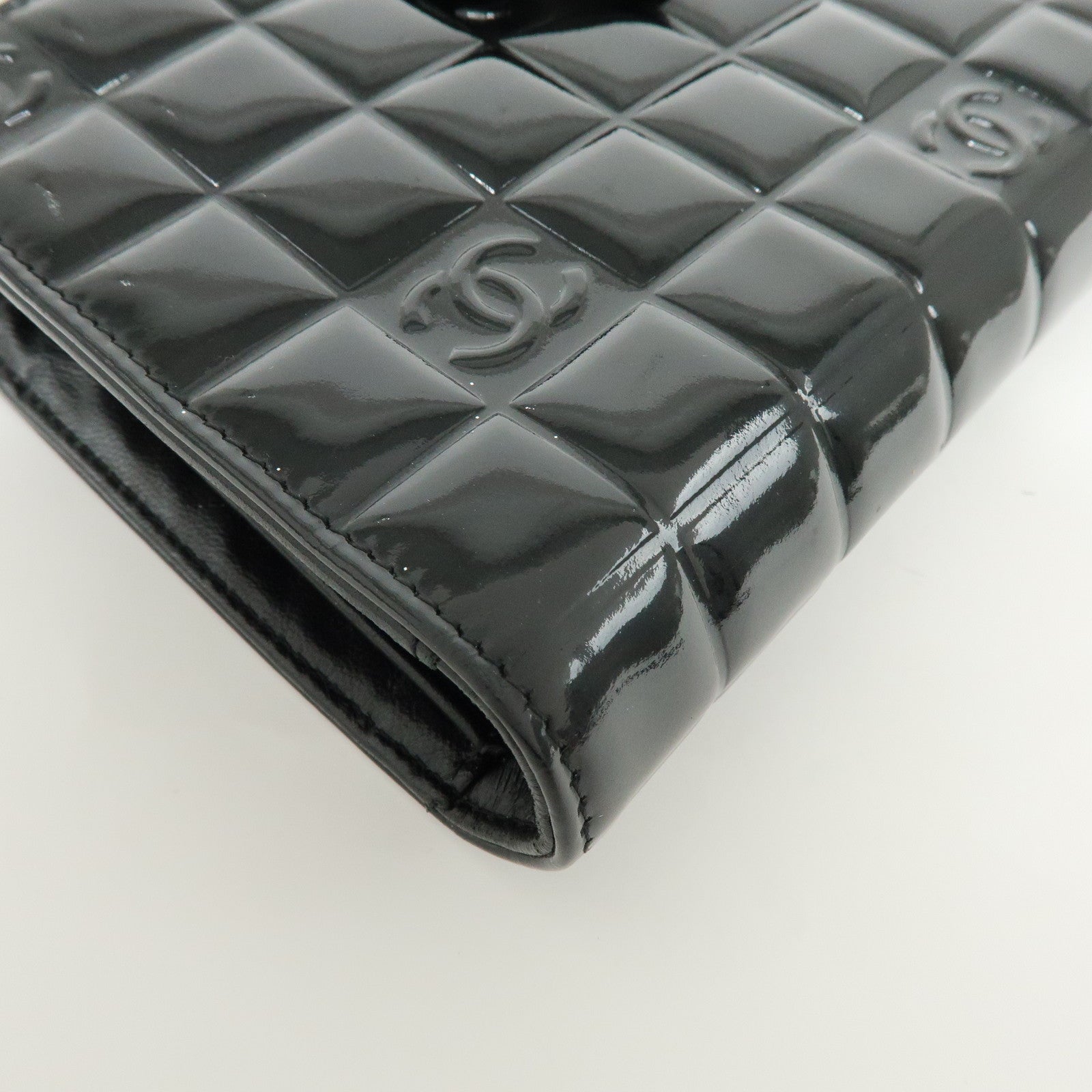 CHANEL COCO Mark Chocolate Bar Patent Leather Long Wallet Black