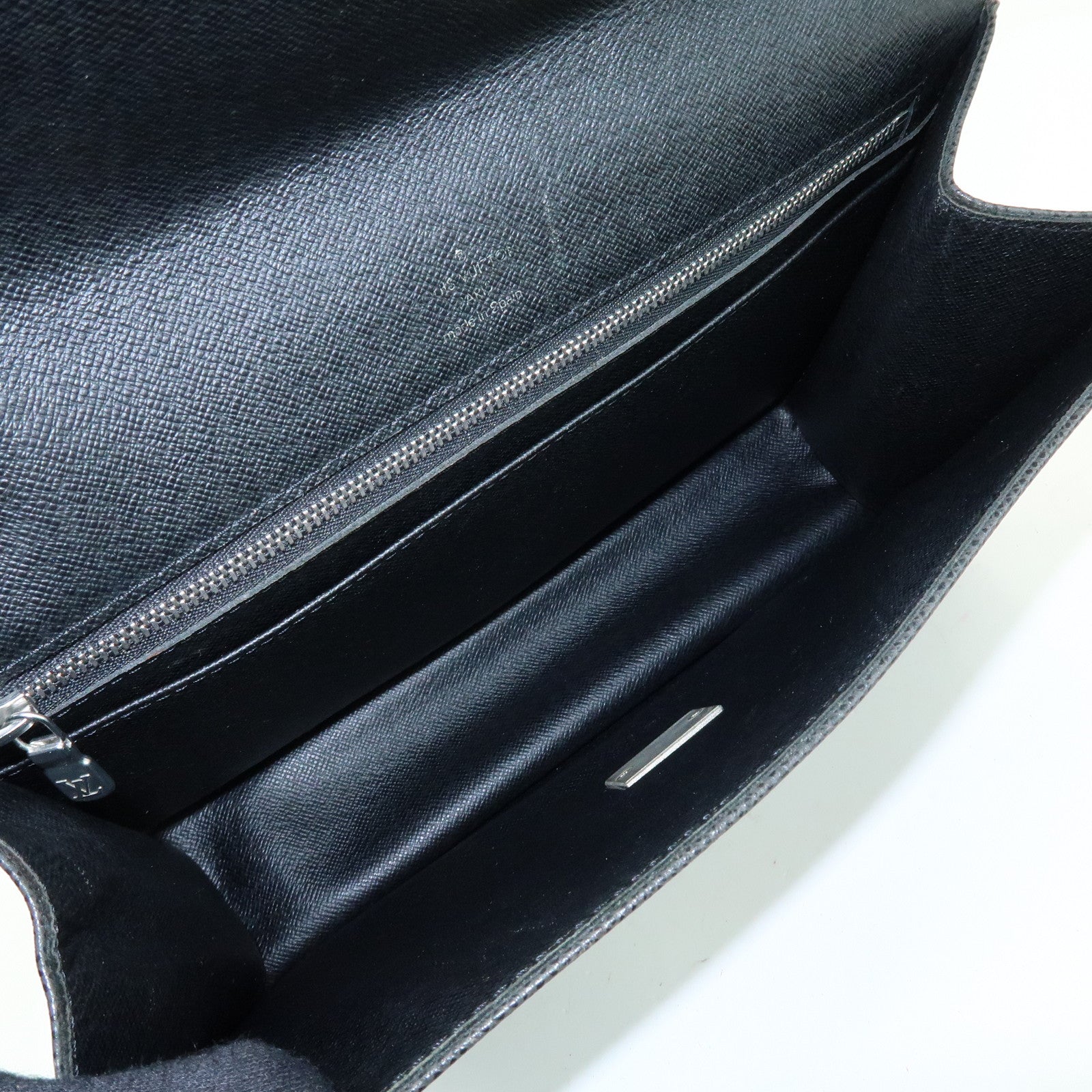 Louis Vuitton Taiga Leather Selenga Clutch Bag Ardoise M30782