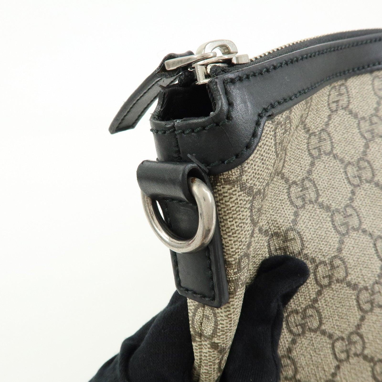 GUCCI Sherry GG Supreme Leather Messenger Bag Beige Black 523335