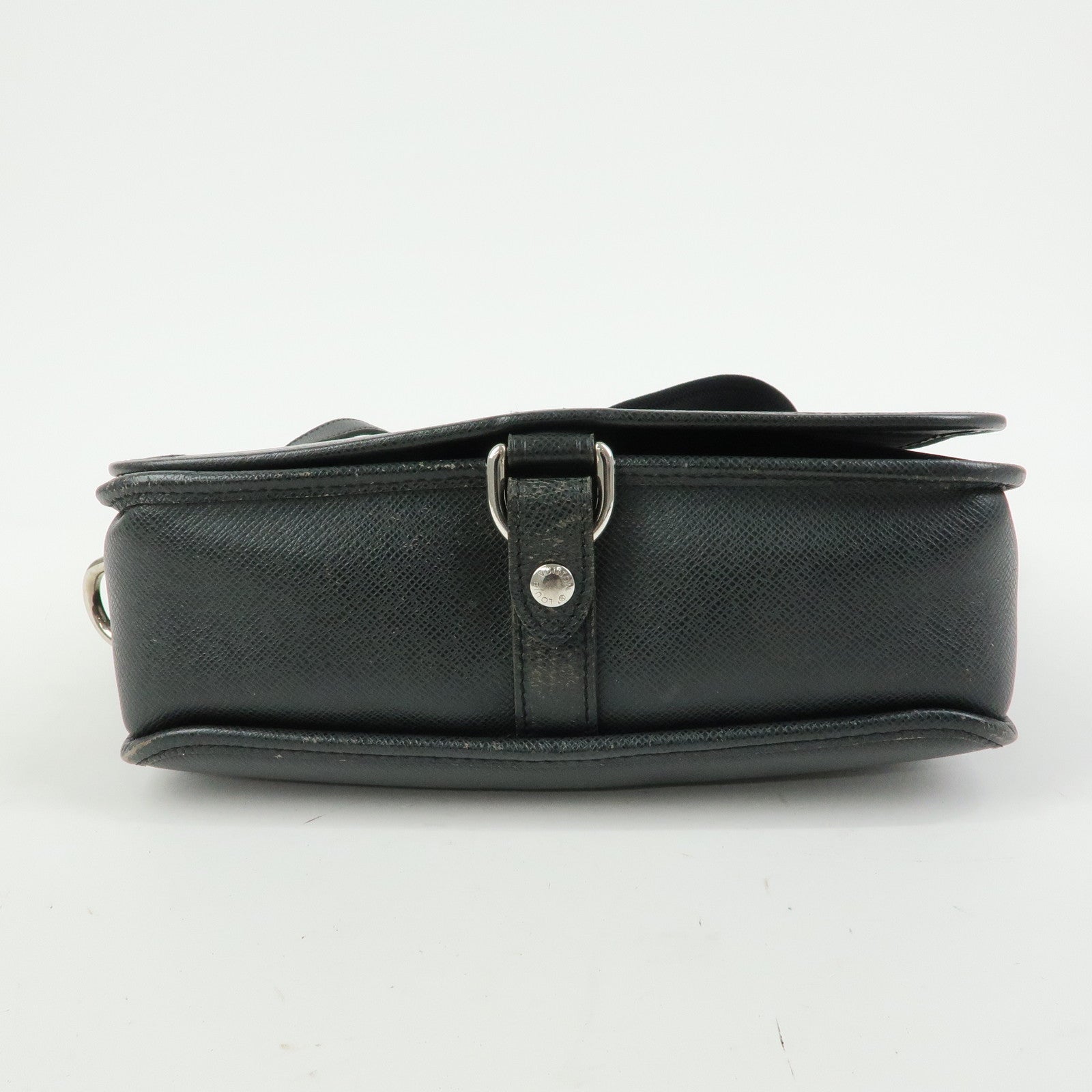 Louis Vuitton Taiga Andrei Leather Shoulder Bag Ardoise M32482