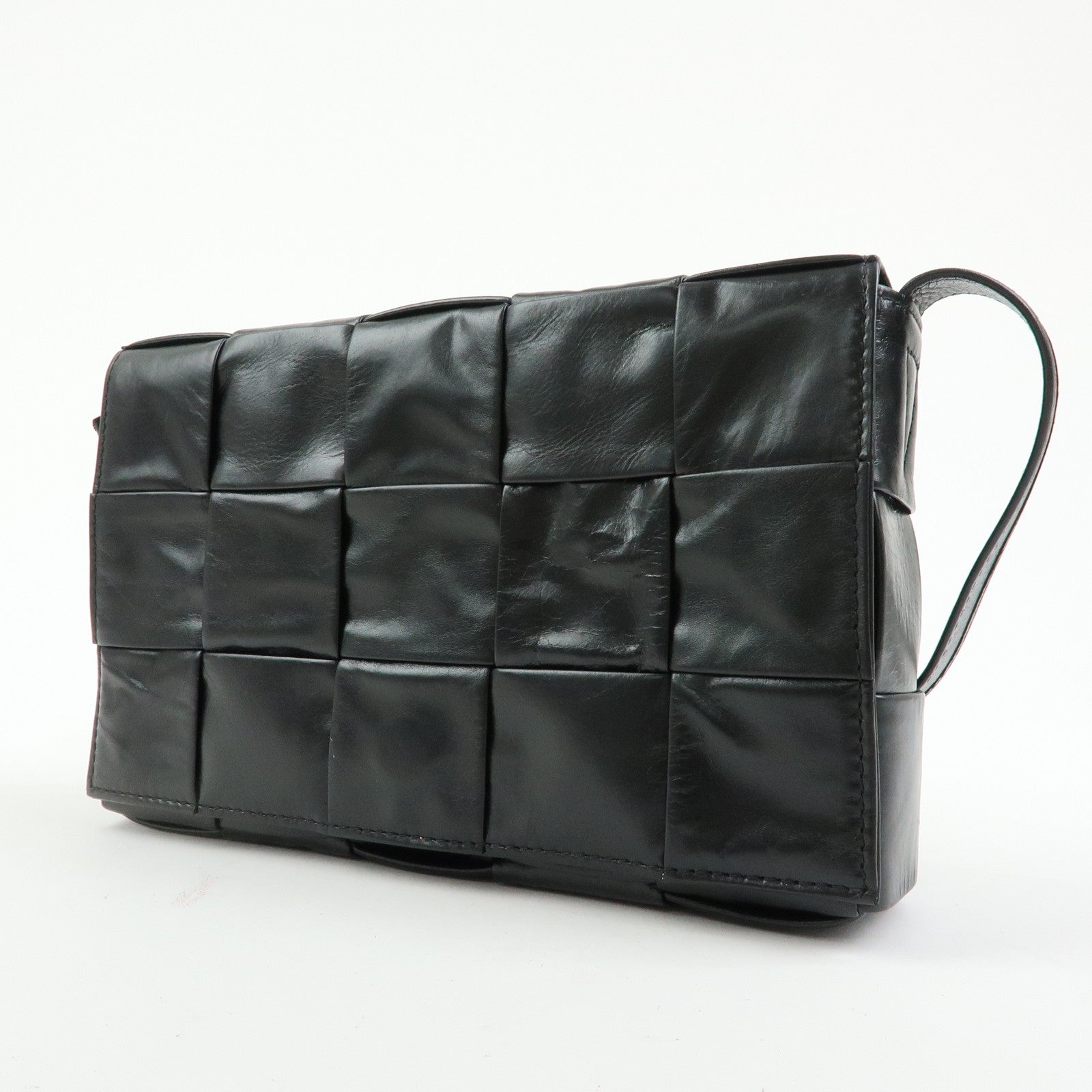 BOTTEGA VENETA Cassette Maxi Intrecciato Leather Shoulder Bag 578004