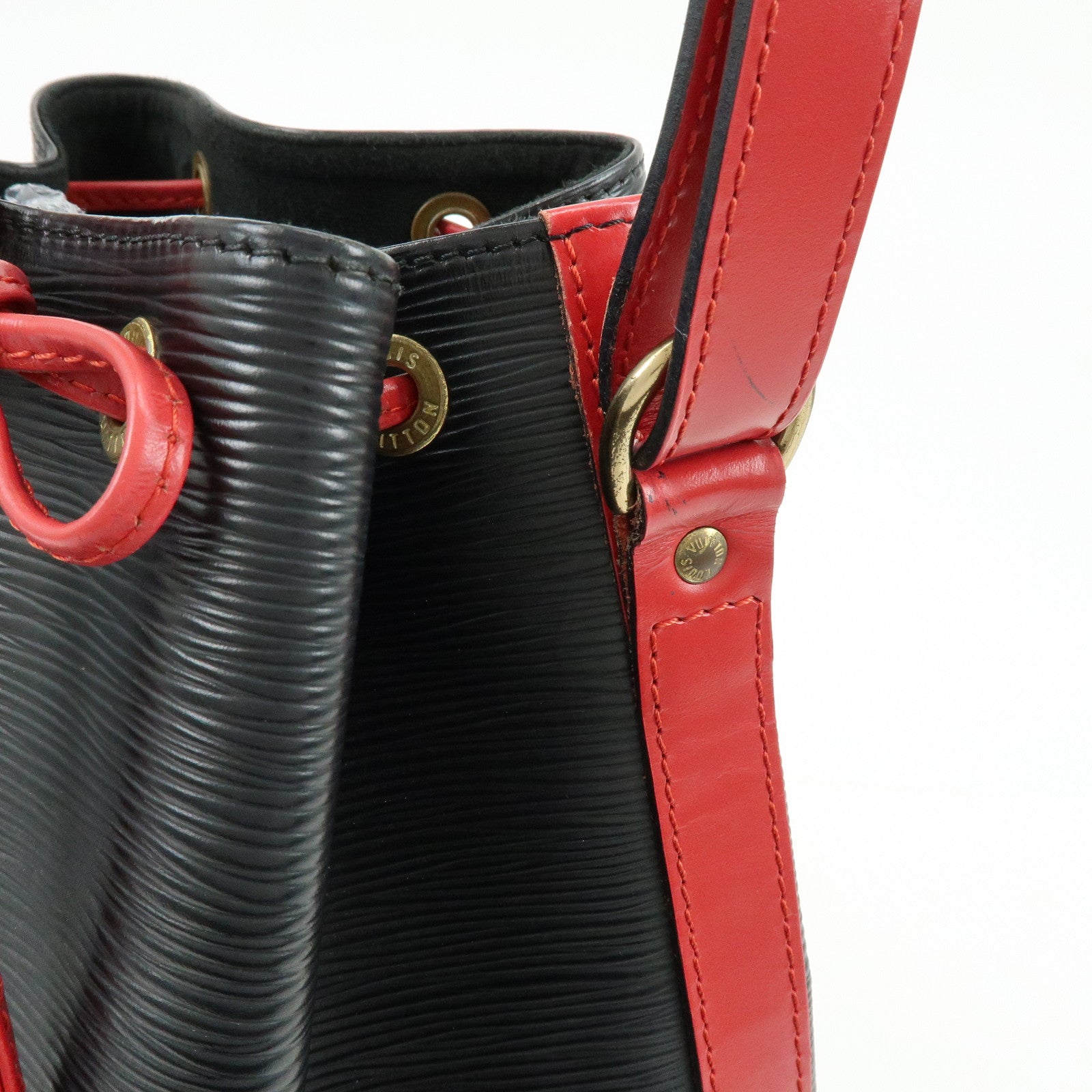 Louis Vuitton Epi Noe Leather Shoulder Bag Noir Castilian Red M44017