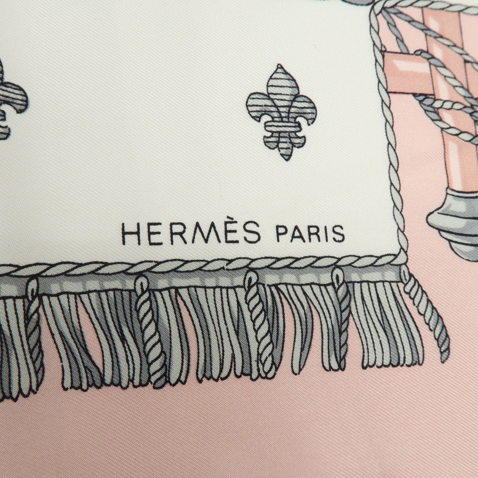 HERMES Carre 90 Silk 100% Scarf VUE DU CARROSSE DE LA GALERE Pink White