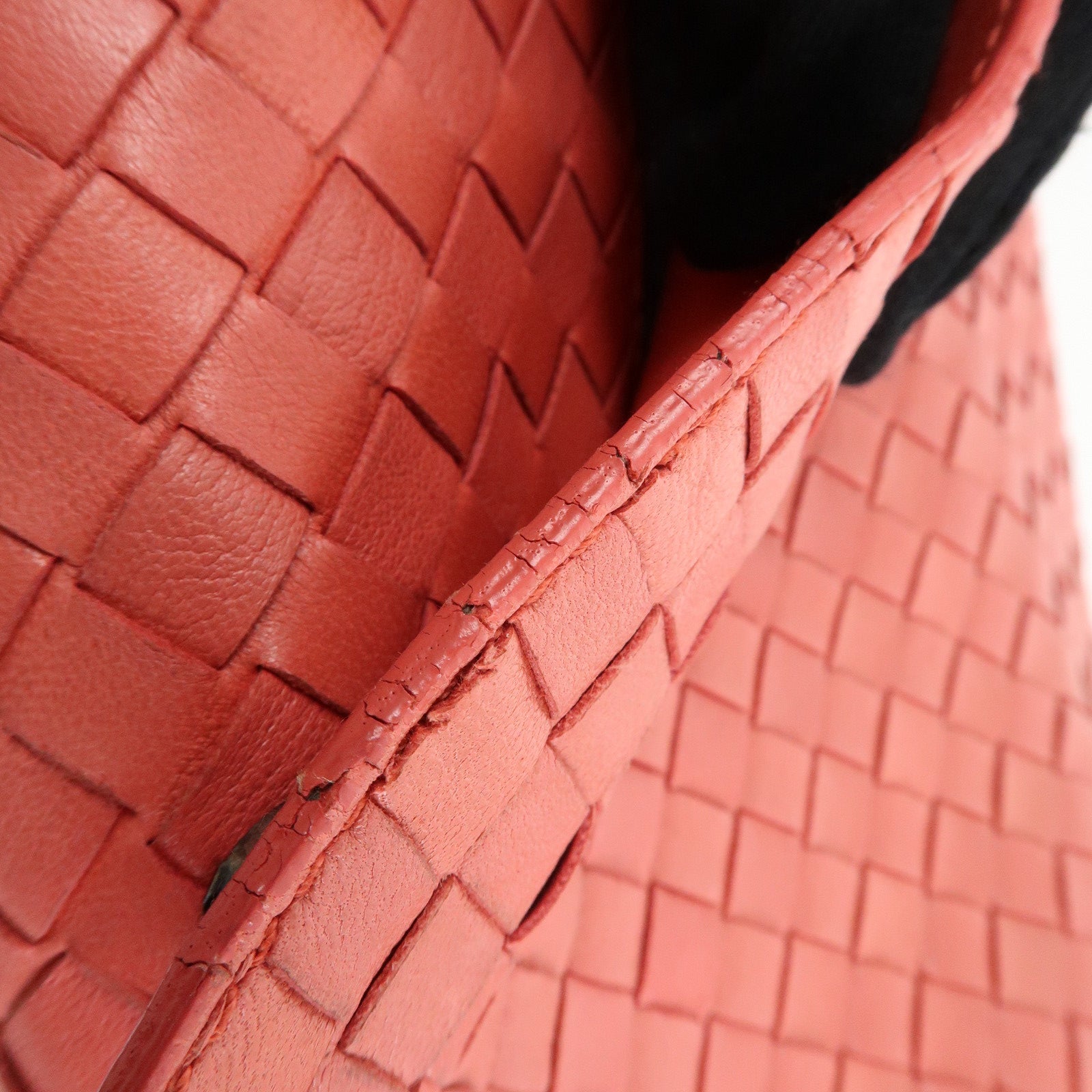 BOTTEGA VENETA Intracciato Leather Shoulder Bag  Hand Bag Coral V0016