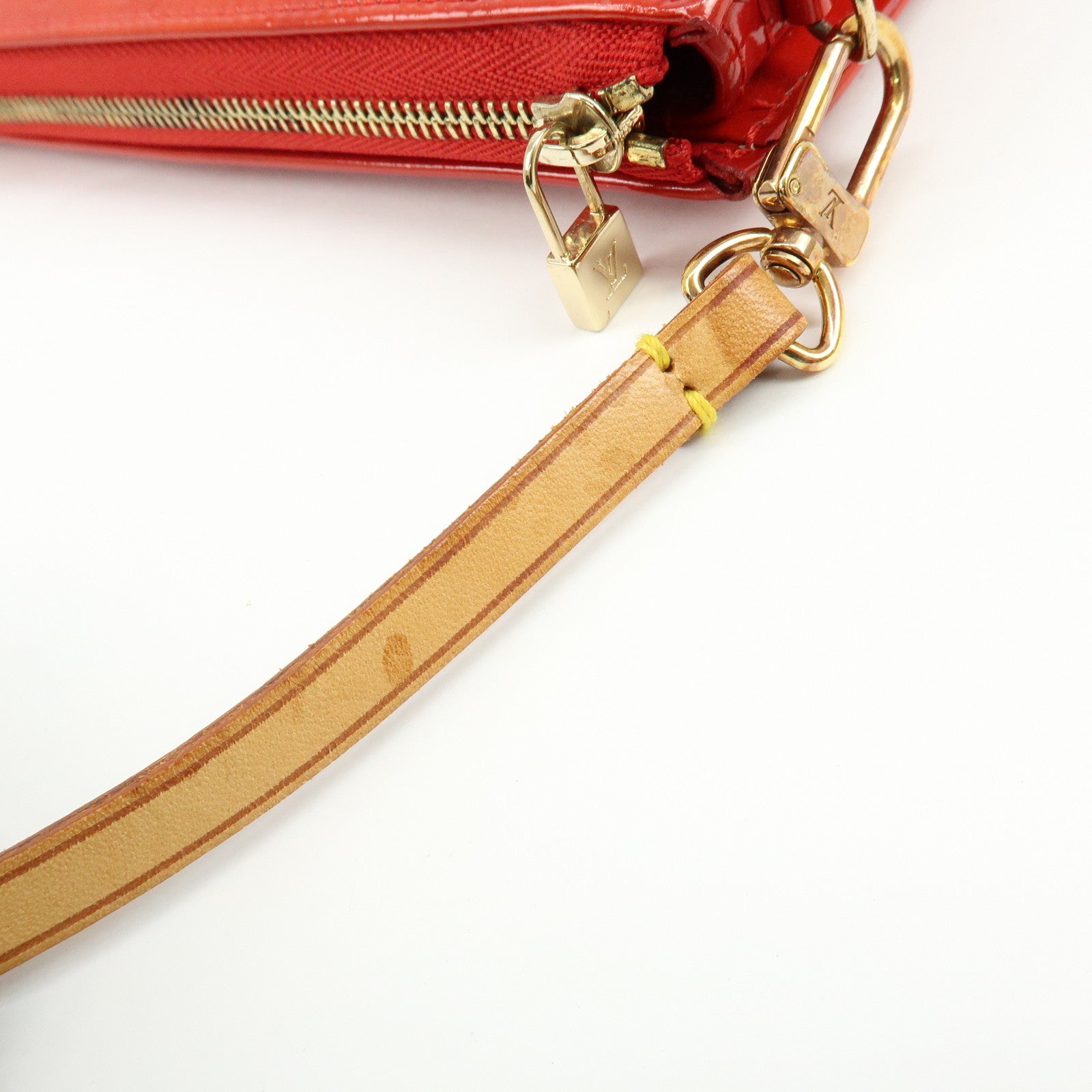 Louis Vuitton Monogram Vernis Lexington Accessoires Pouch Rouge M91132