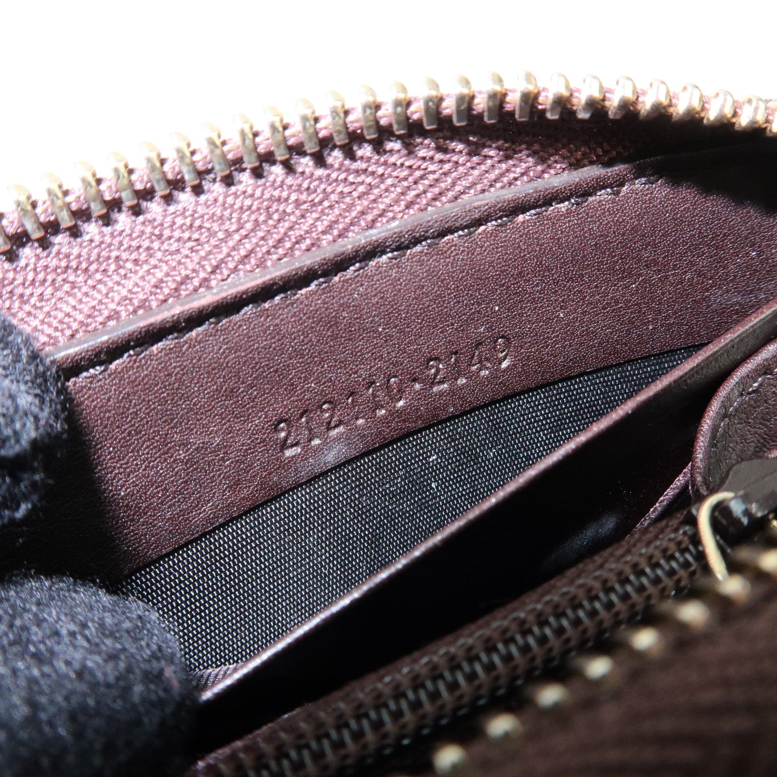 GUCCI Interlocking G Guccissima Leather Round Zippy Long Wallet