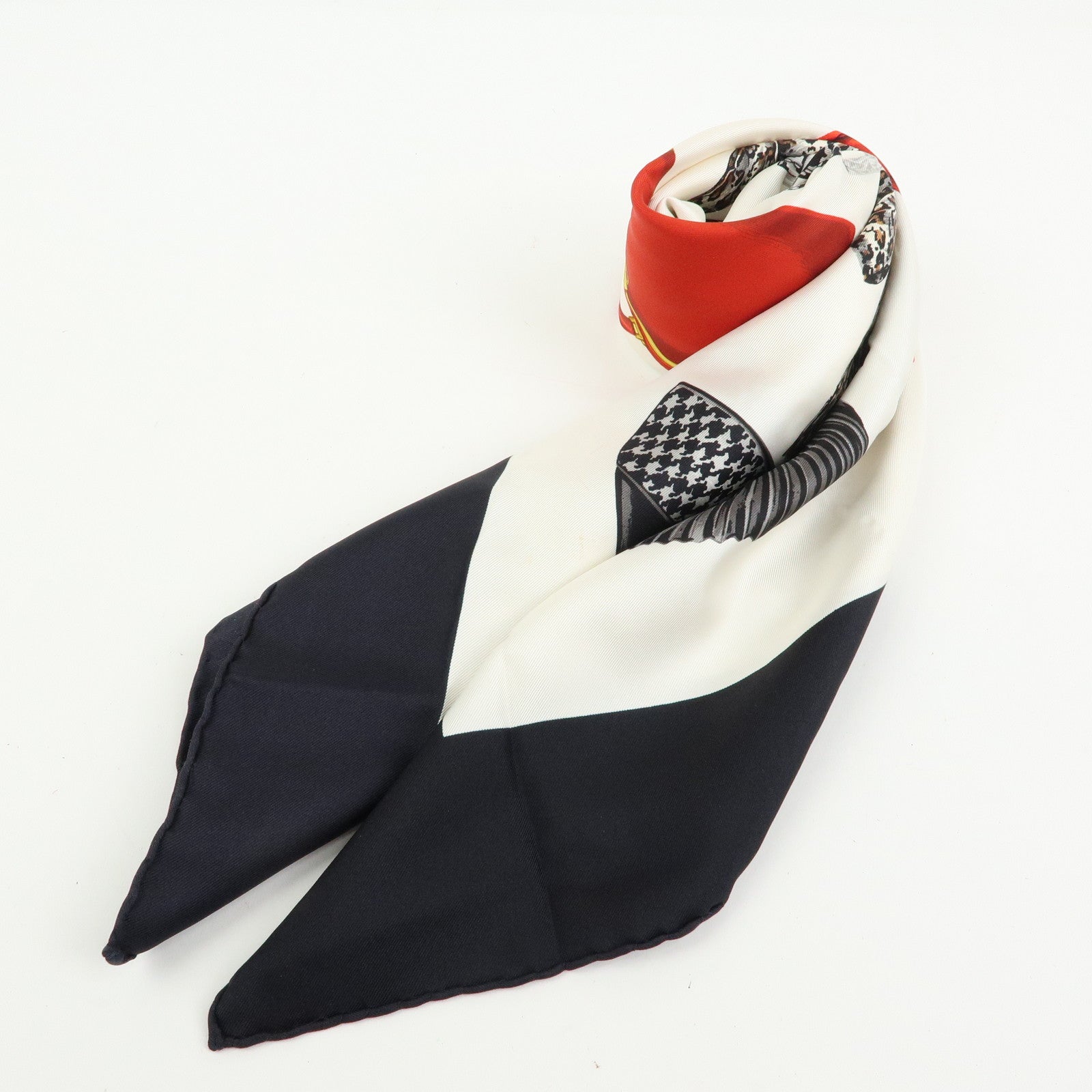 Christian Dior Silk 100% Scarf Parisian Accessories White Black