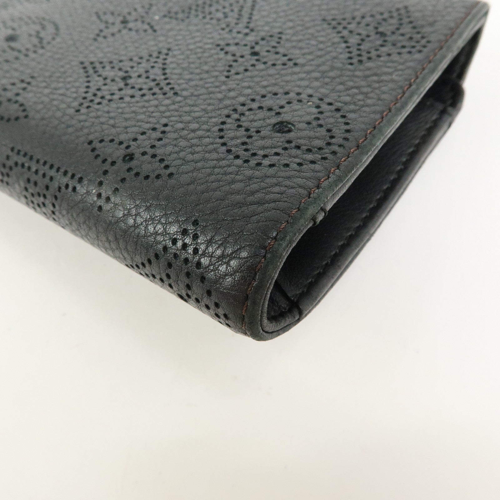 Louis Vuitton Monogram Mahina Portefeuille Amelia Wallet M95549