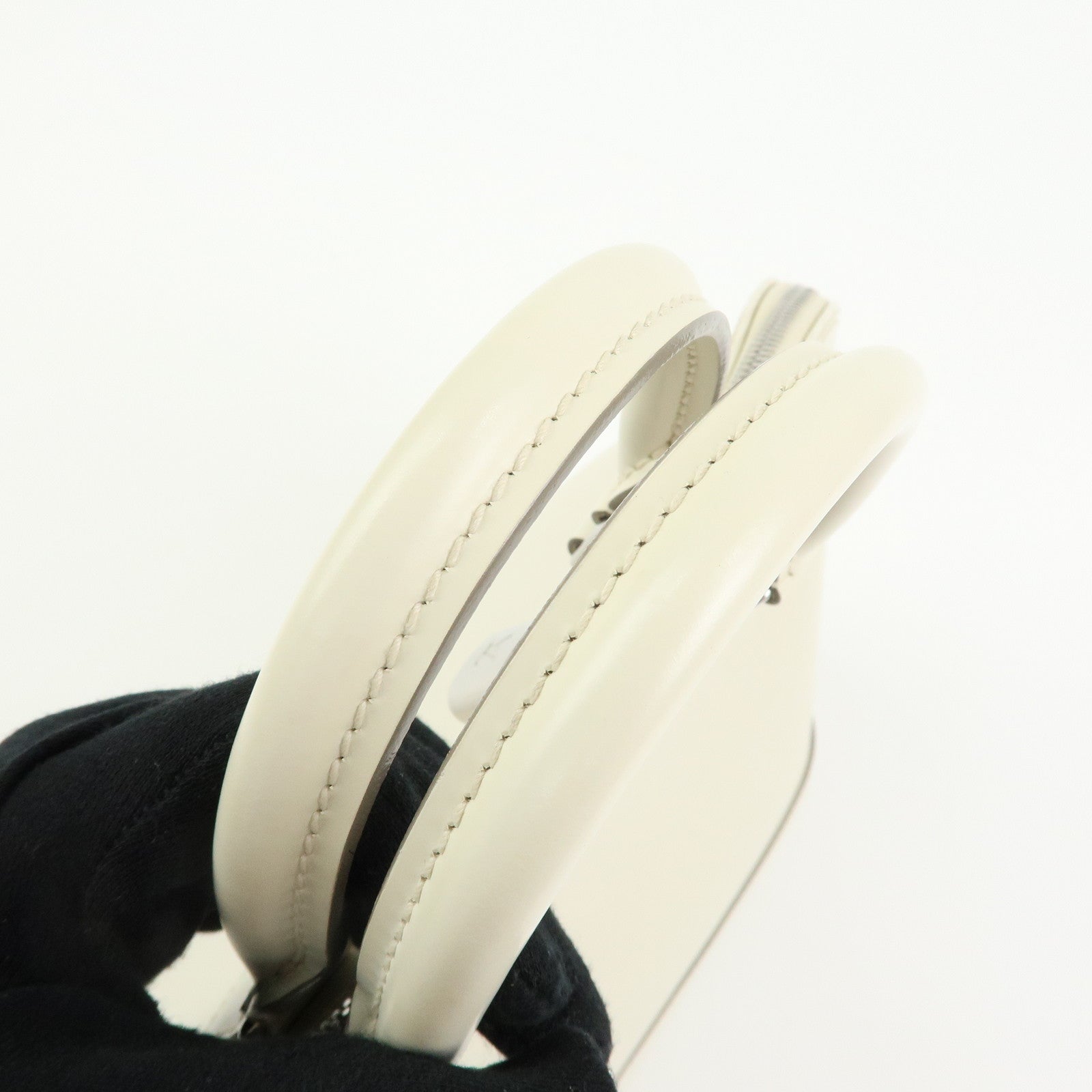 Louis Vuitton Epi Alma PM Hand Bag White Ivoire M5280J