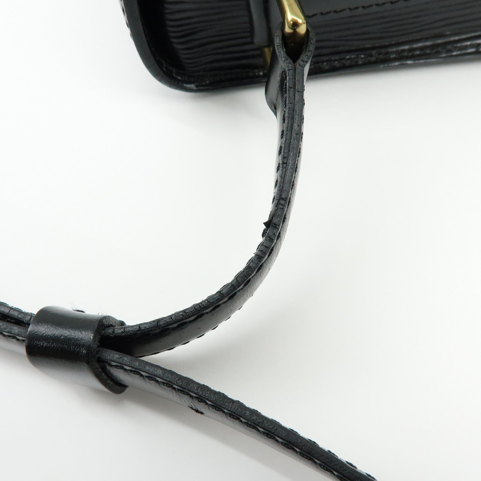Louis Vuitton Epi Saint Cloud Shoulder Bag Black Noir M52192
