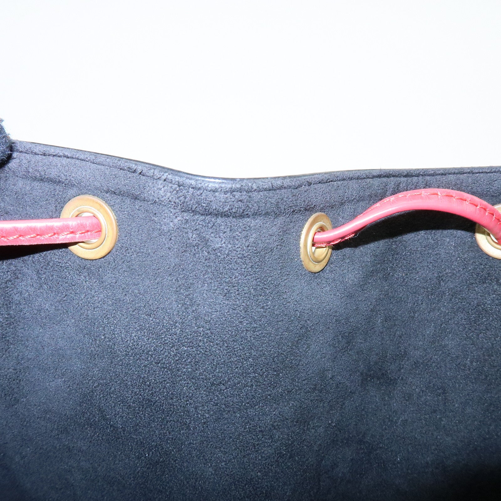 Louis Vuitton Epi Noe Leather Shoulder Bag Noir Castilian Red M44017