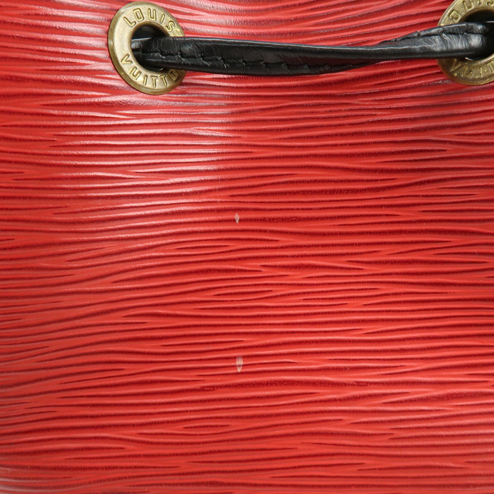 Louis Vuitton Epi Petit Noe Shoulder Bag Noir Castilian Red M44172
