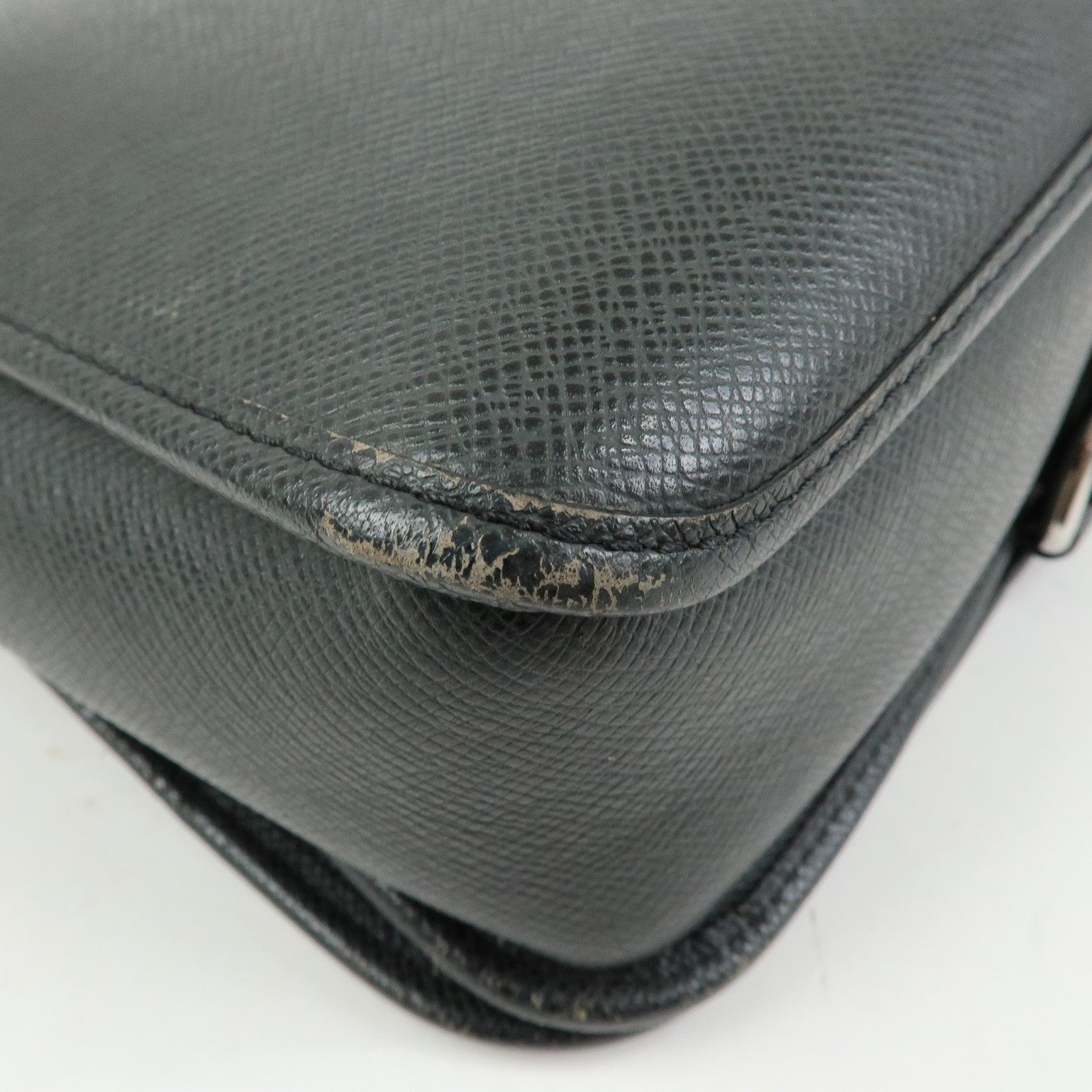 Louis Vuitton Taiga Andrei Leather Shoulder Bag Ardoise M32482
