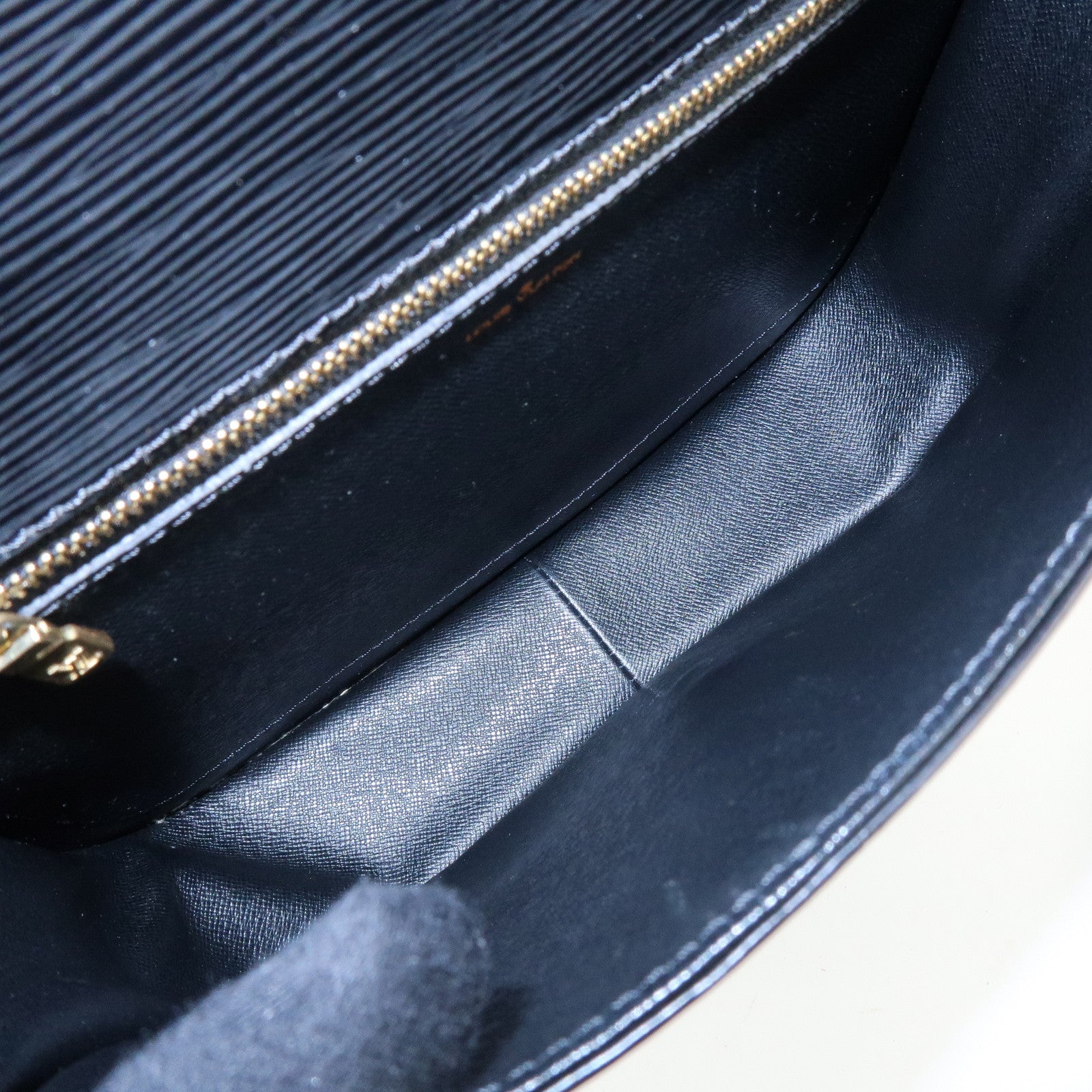Louis Vuitton Epi Saint Cloud Shoulder Bag Black Noir M52192
