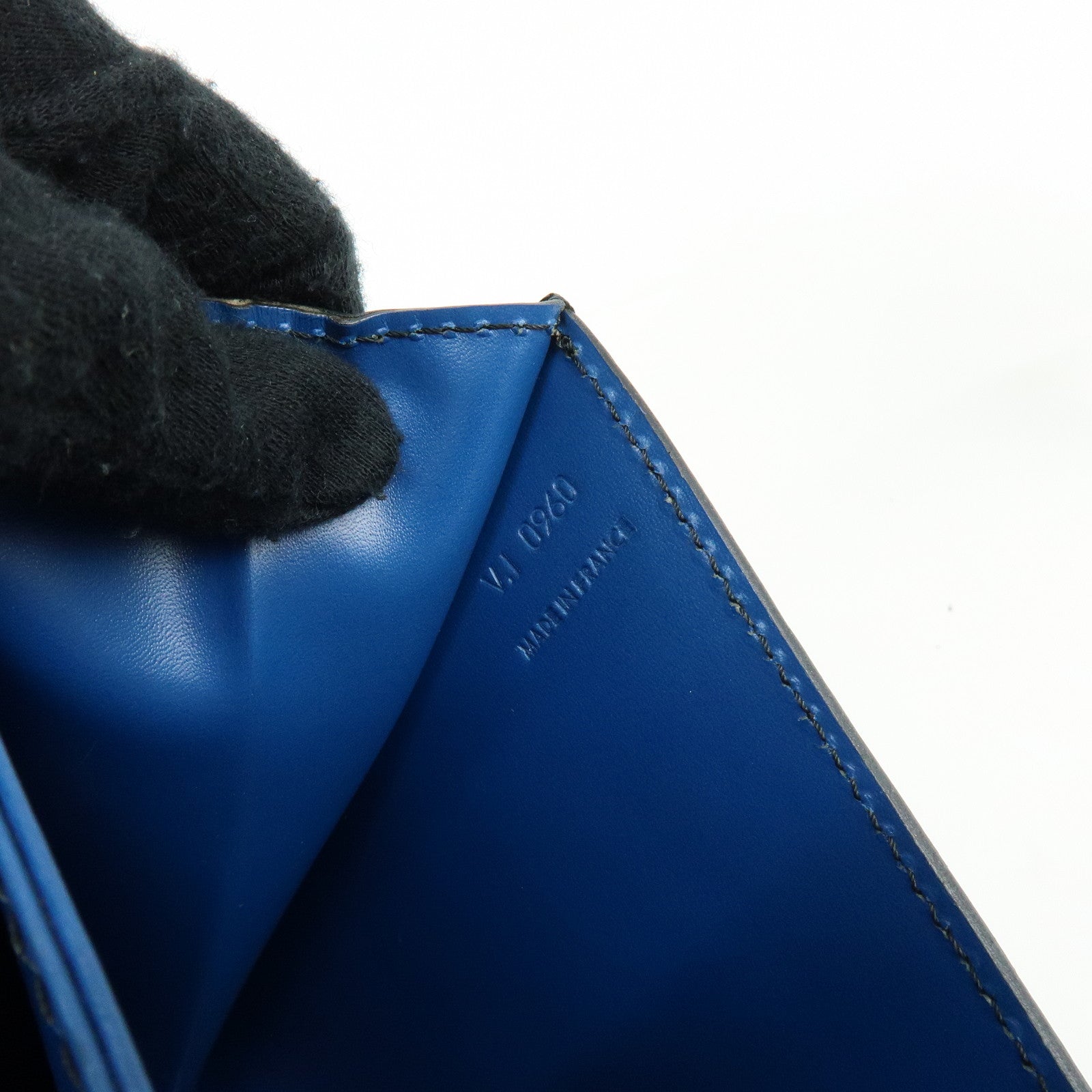 Louis Vuitton Free Run Epi Leather Shoulder Bag Noir Blue M52415