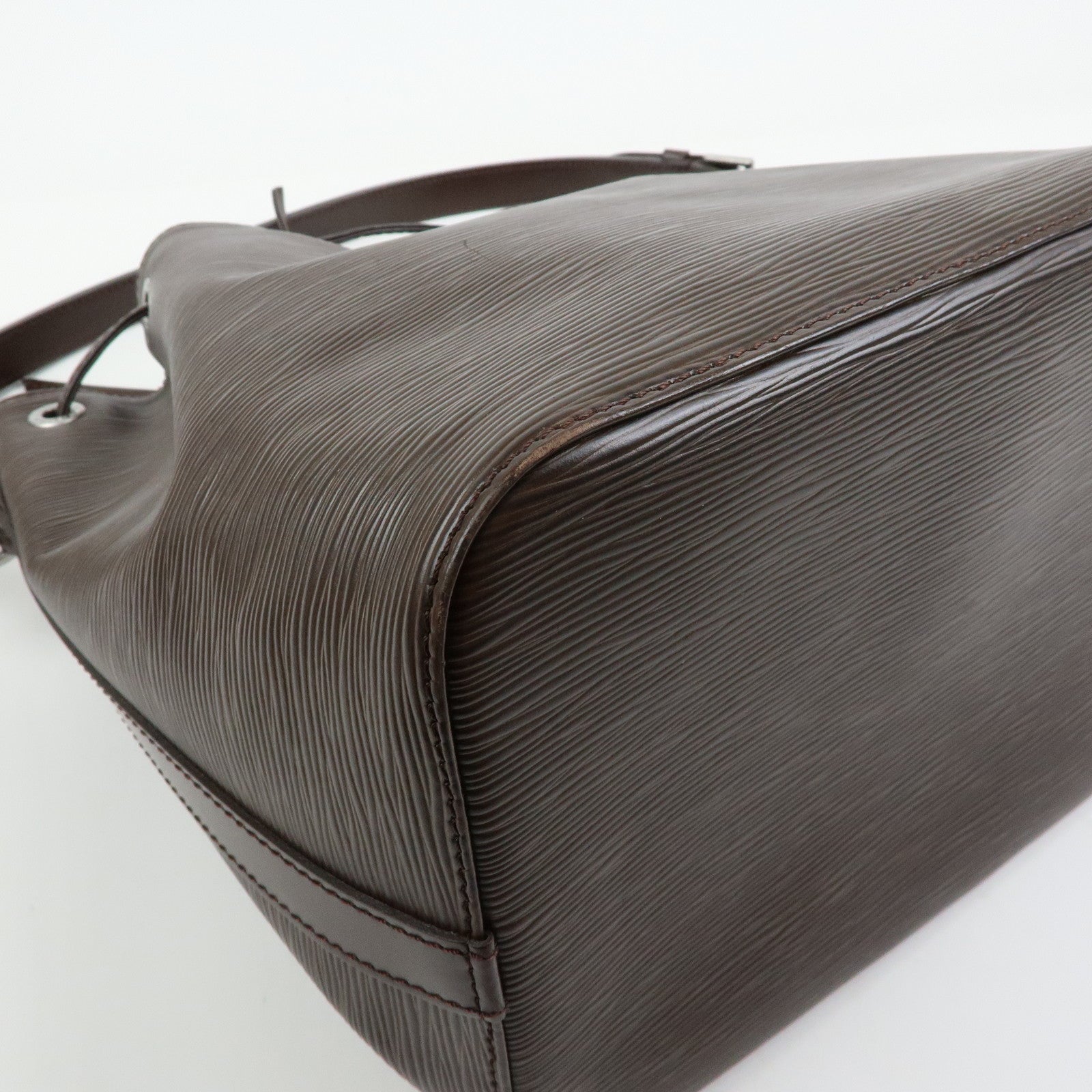 Louis Vuitton Epi Petit Noe Leather Shoulder Bag Mocha M5901D