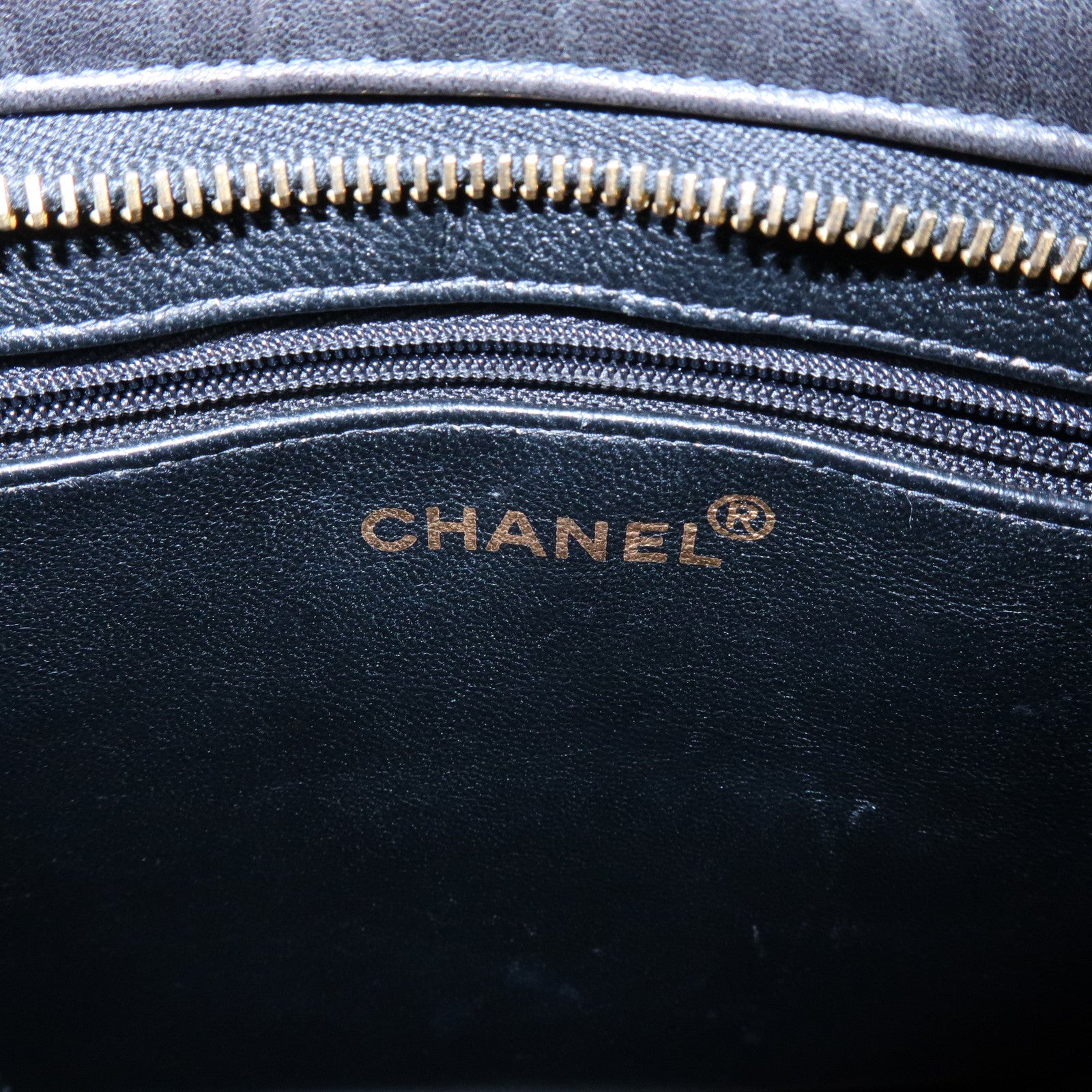 CHANELMatelasse COCO Mark Lambskin Medallion Tote Bag Black A01804