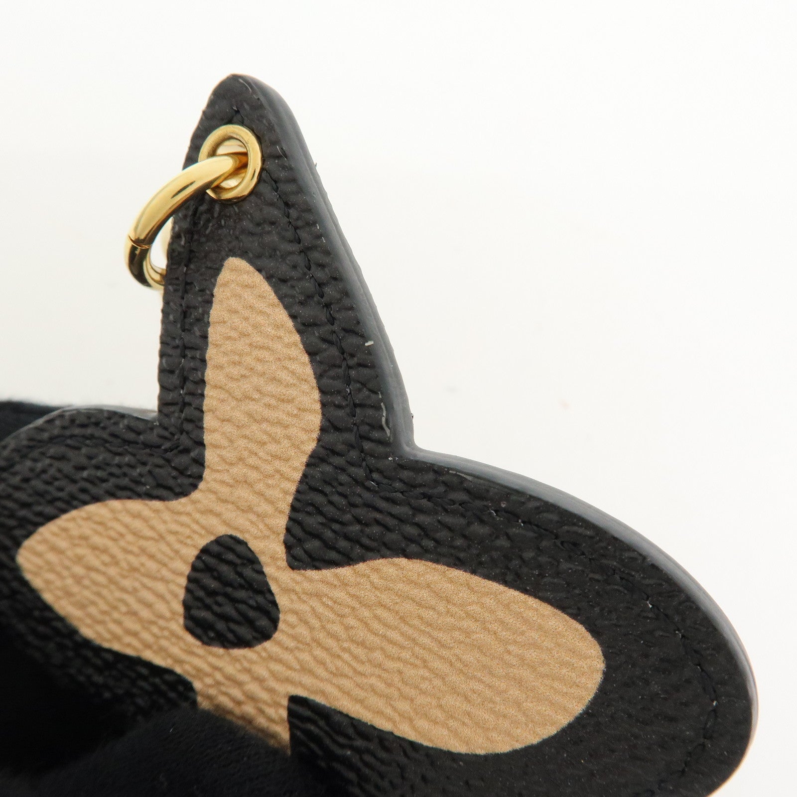 Louis Vuitton Illustre Wild At Heart Bag Charm Key Ring Arizona M00424