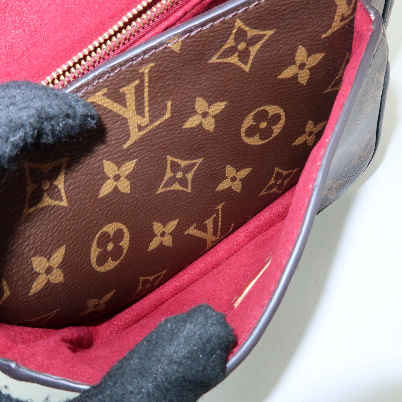 Louis Vuitton Monogram Passy Crossbody Chain Shoulder Bag M45592