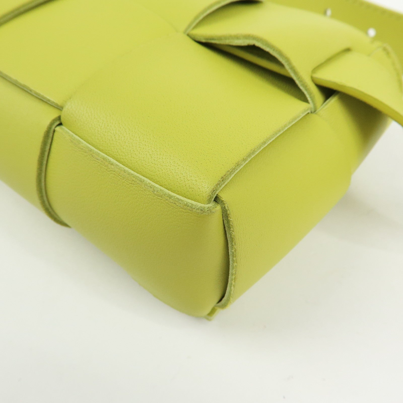 BOTTEGA VENETA Cassette Intrecciato Leather Belt Bag Waist Bag Green