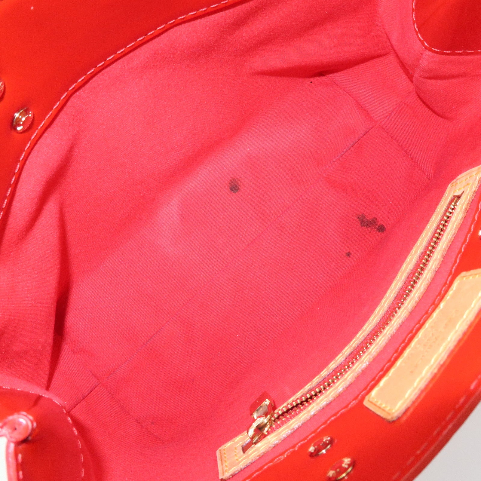 Louis Vuitton Monogram Vernis Reade PM Hand Bag Rouge M91088