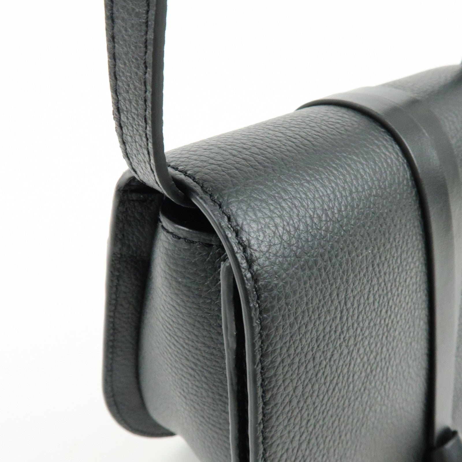 Chloe Alphabet Leather Shoulder Bag Crossbody Bag Black