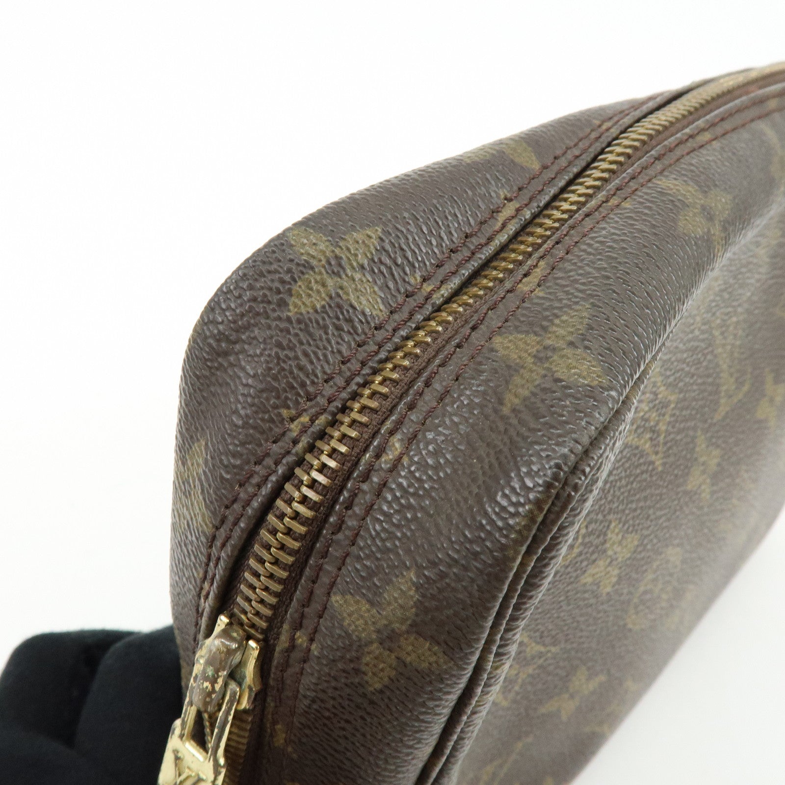 Louis Vuitton Monogram Trousse Toilette 23 Cosmetic Pouch M47524