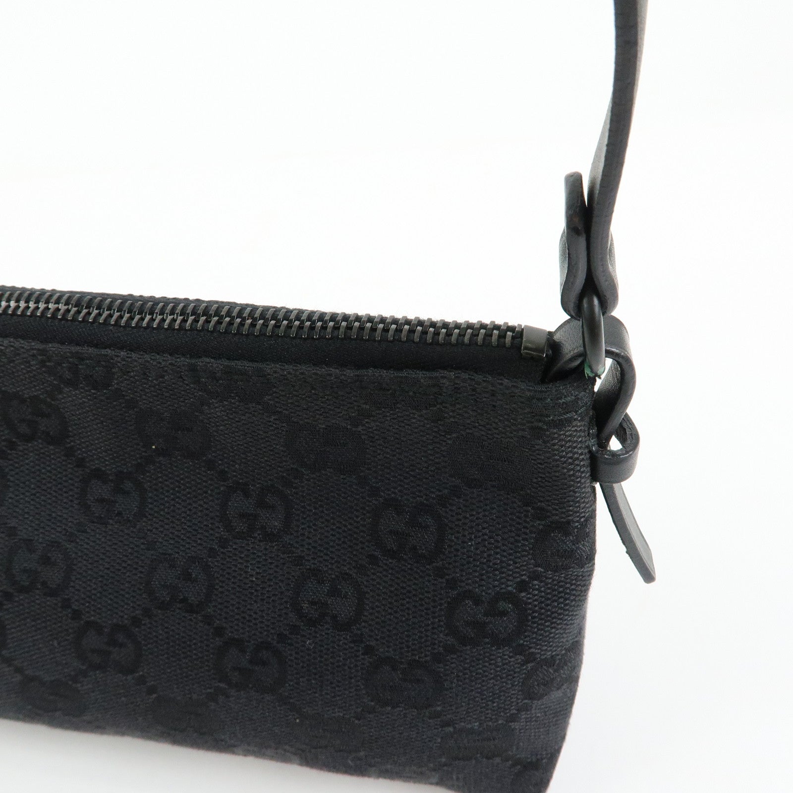GUCCI GG Canvas Leather Hand Bag Accessory Pouch Black 103399