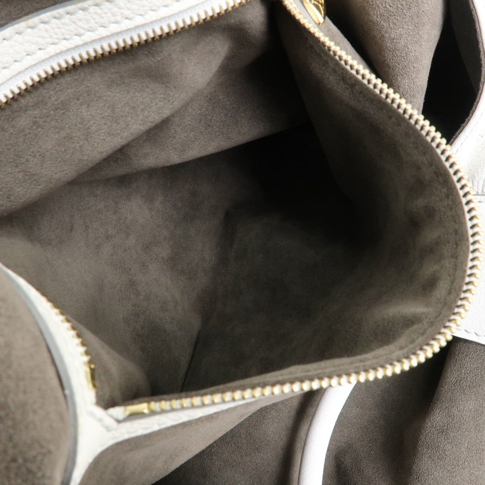 Louis Vuitton Monogram Mahina XL Leather Shoulder Bag Blanc M95715