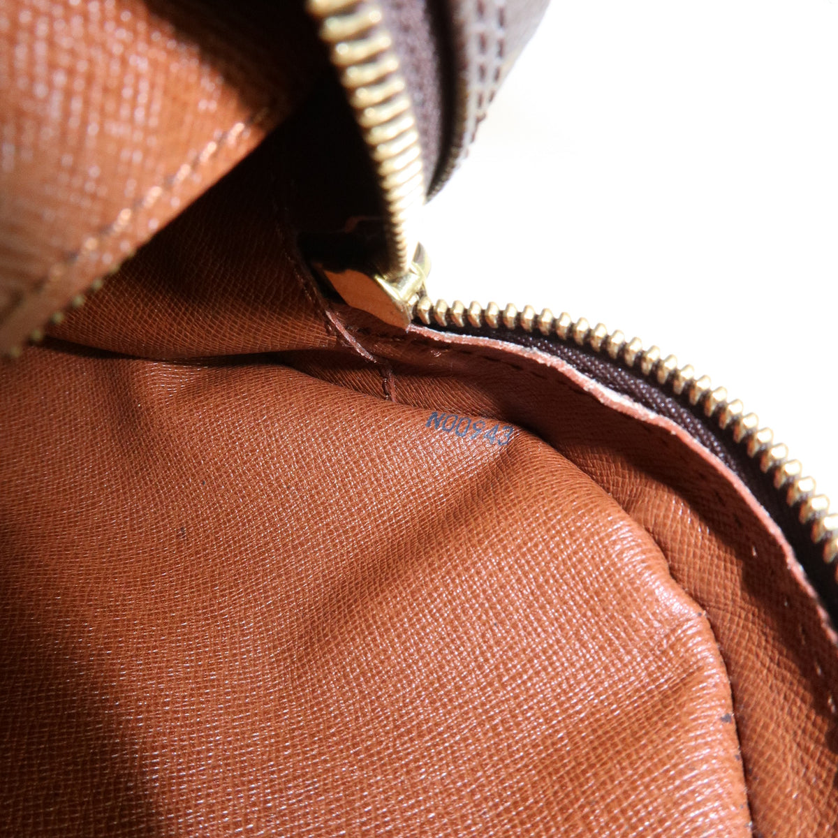 Louis Vuitton Monogram Blois Crossbody Shoulder Bag Brown M51221