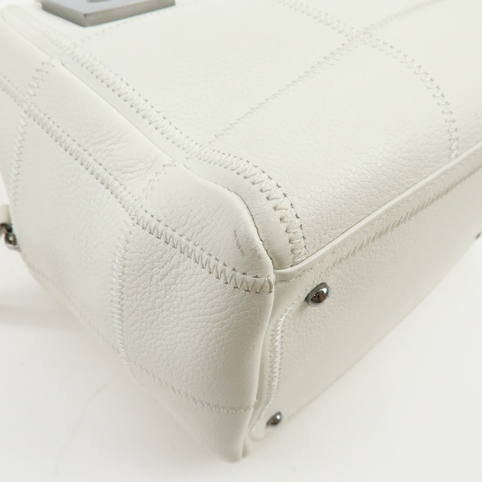CHANEL Chocolate Bar COCO Mark Caviarskin Hand Bag Tote Bag White