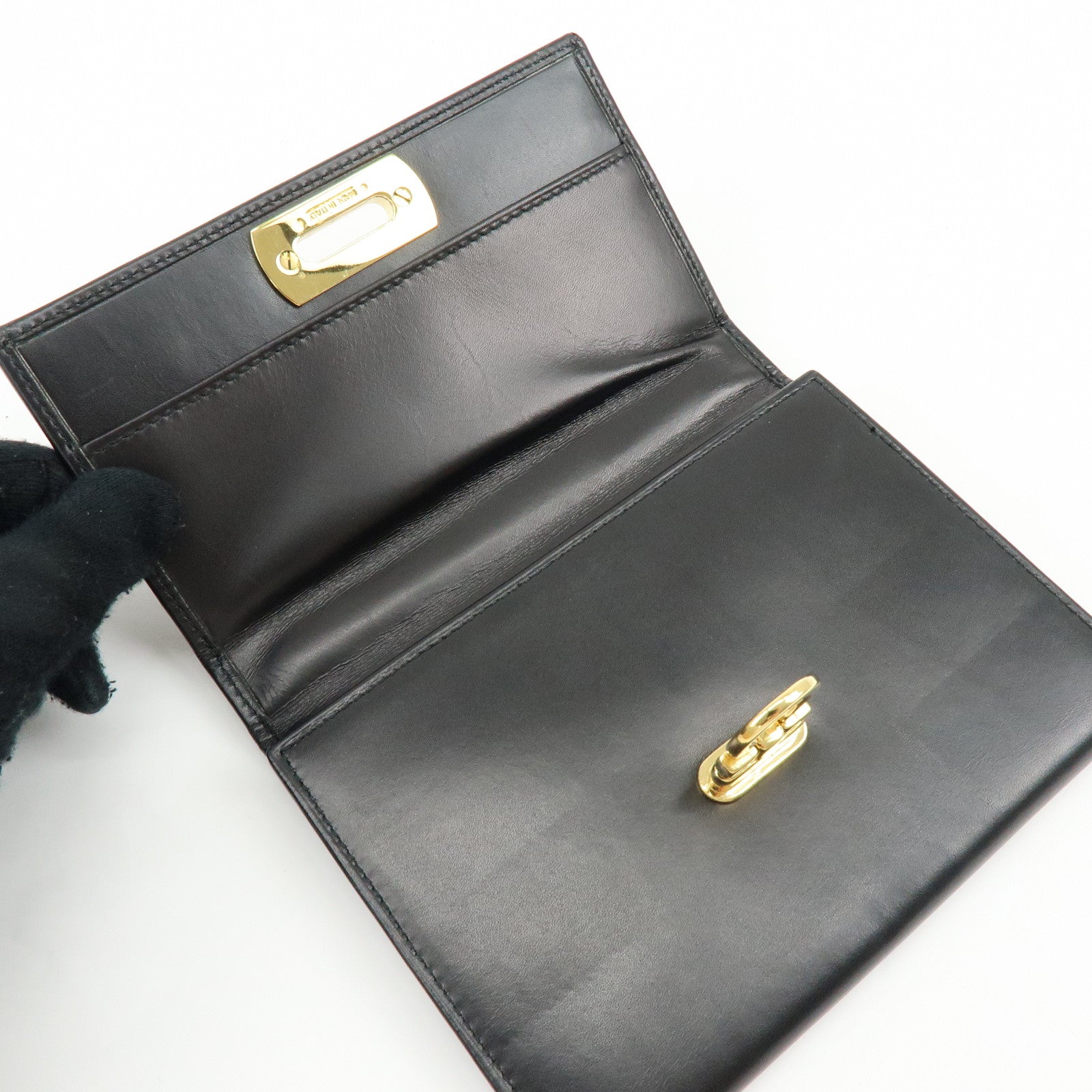Ferragamo Gancini Leather Compact Wallet Shoulder Wallet Black