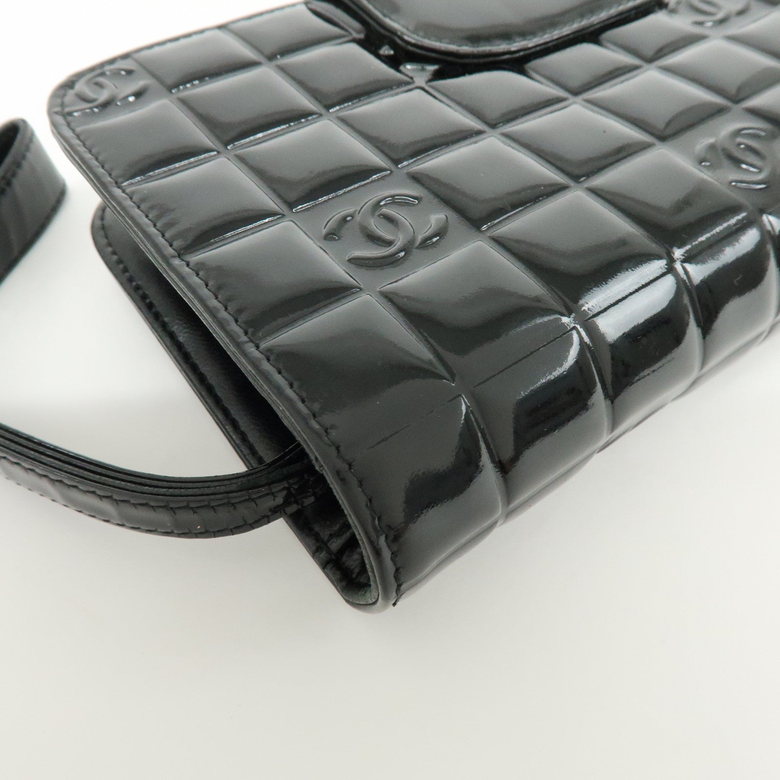 CHANEL COCO Mark Chocolate Bar Patent Leather Long Wallet Black