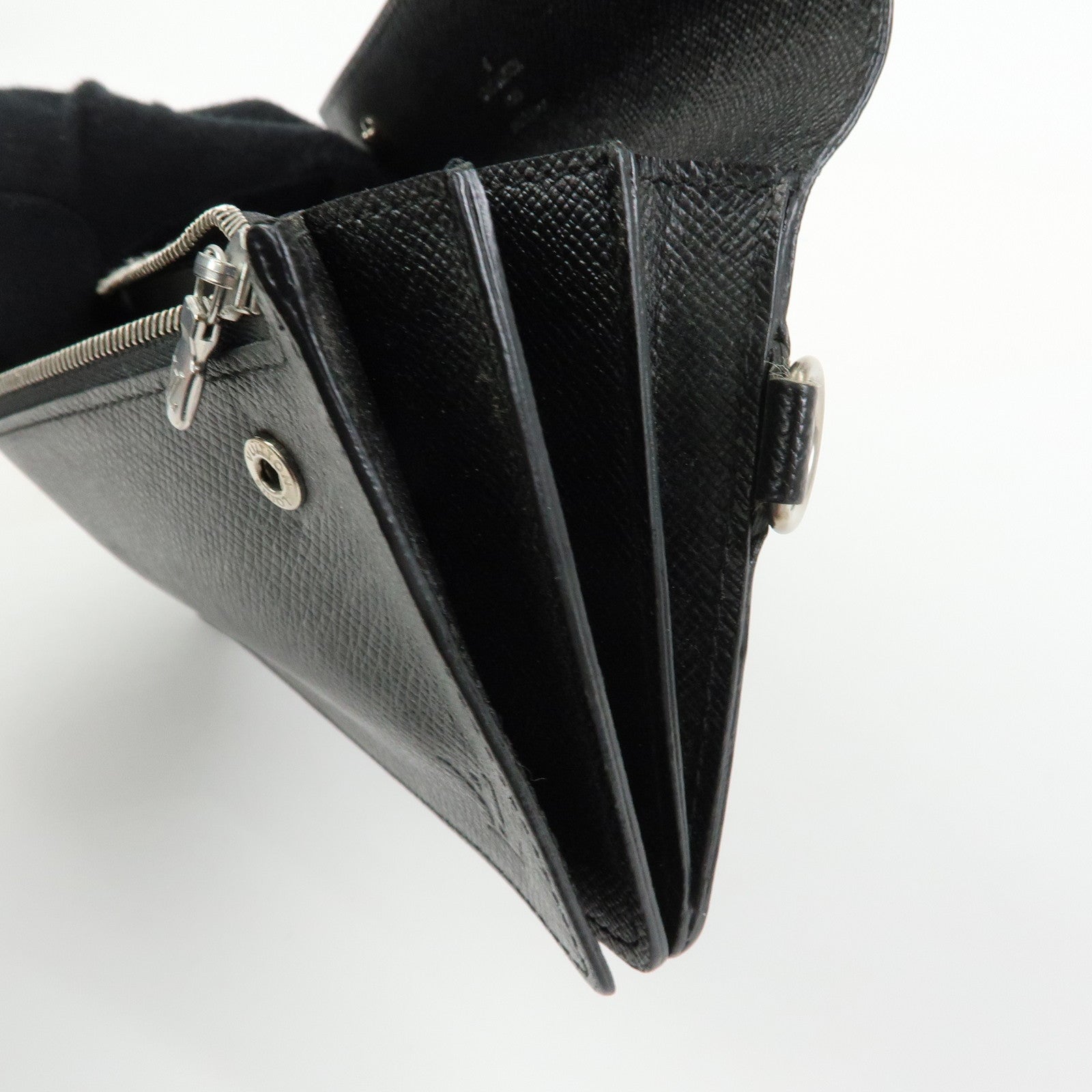 Louis Vuitton Taiga Portefeuille Accordion Wallet Ardoise M30992