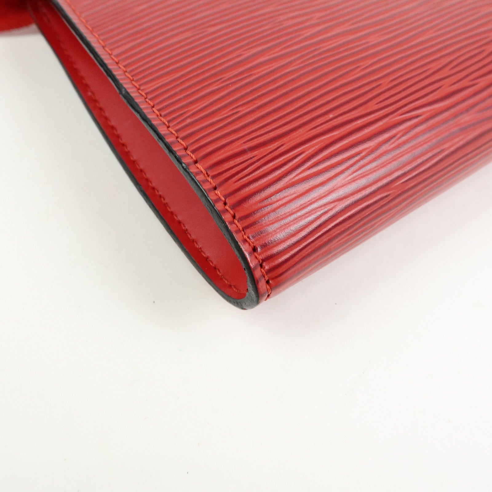 Louis Vuitton Epi Pochette Accessoires Hand Bag Castilian Red M52957