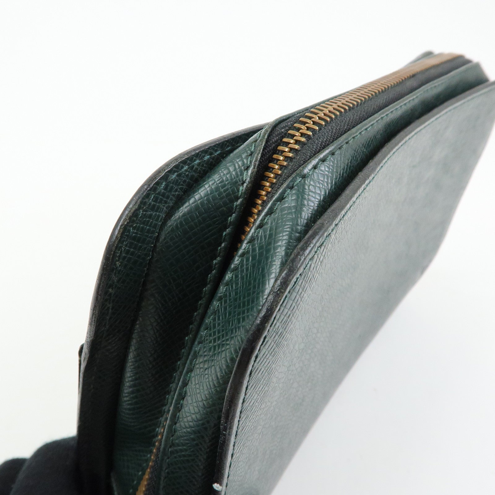 Louis Vuitton Taiga Baikal Clutch Bag Pouch Epicea M30184