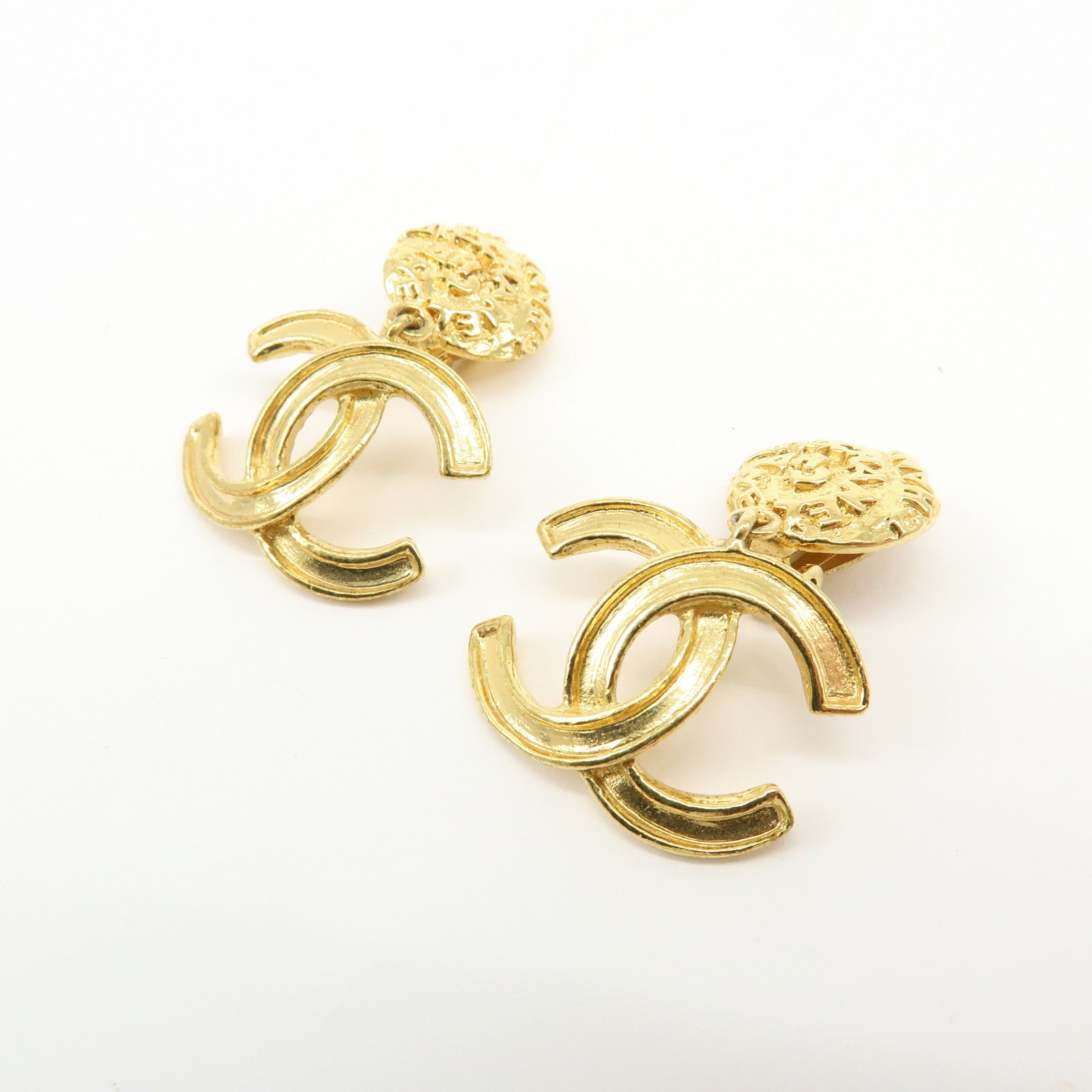 CHANEL COCO Mark Plated Hammered Earrings Gold