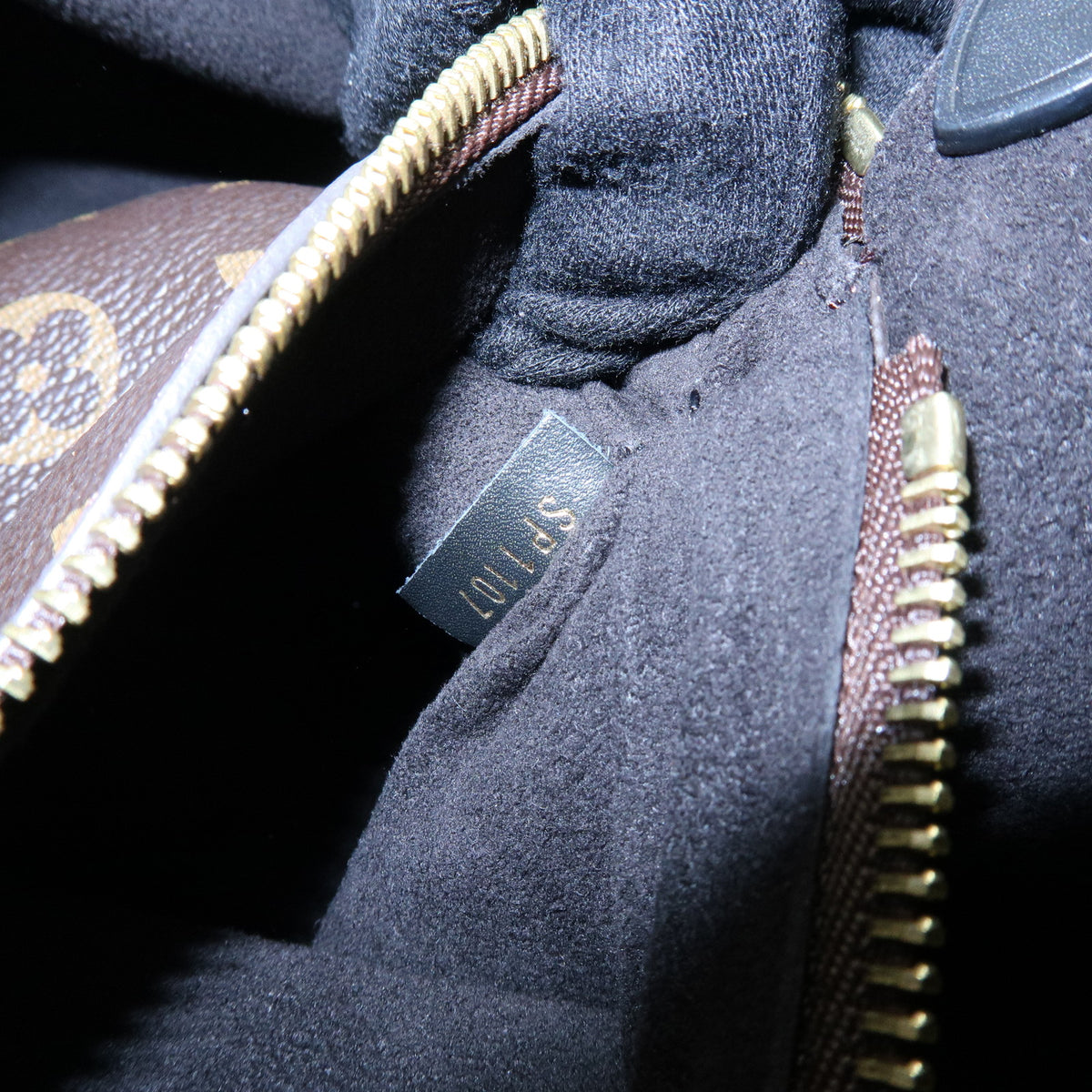 Louis Vuitton Monogram Neo Noe Shoulder Bag Noir M44020
