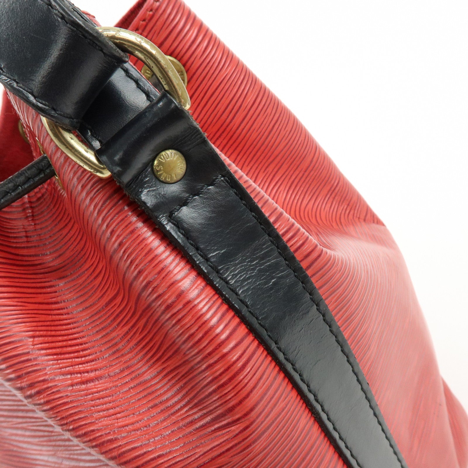 Louis Vuitton Epi Petit Noe Shoulder Bag Noir Castilian Red M44172