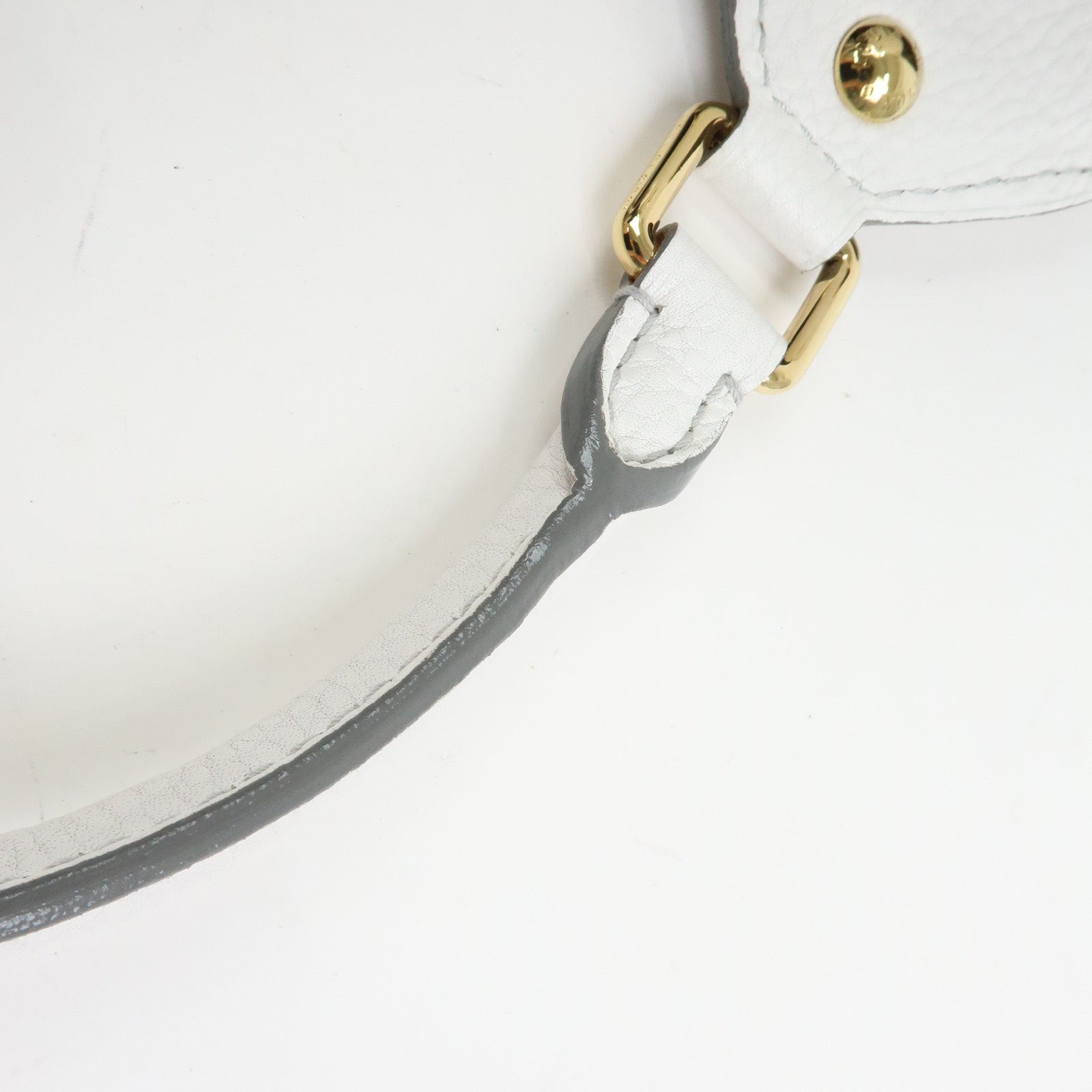 Louis Vuitton Monogram Mahina XL Leather Shoulder Bag Blanc M95715