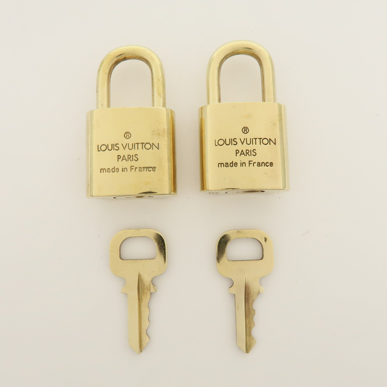 Louis Vuitton Set of 10 Metal Lock & Key Cadena Key Lock Gold