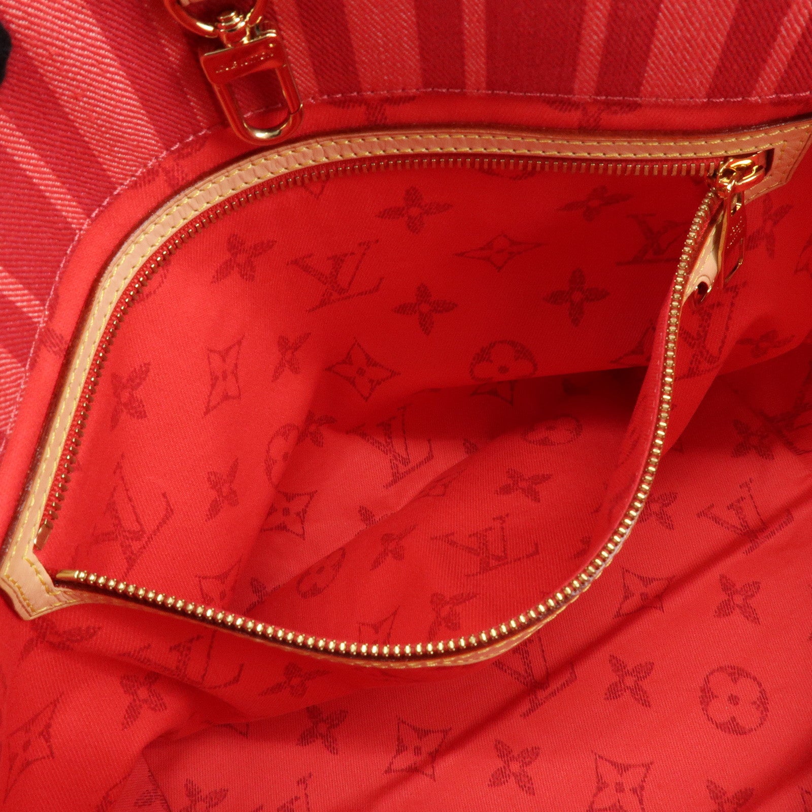 Louis Vuitton Plan Soleil Cabas PM Tote Bag Rouge Grenadine Red M94146