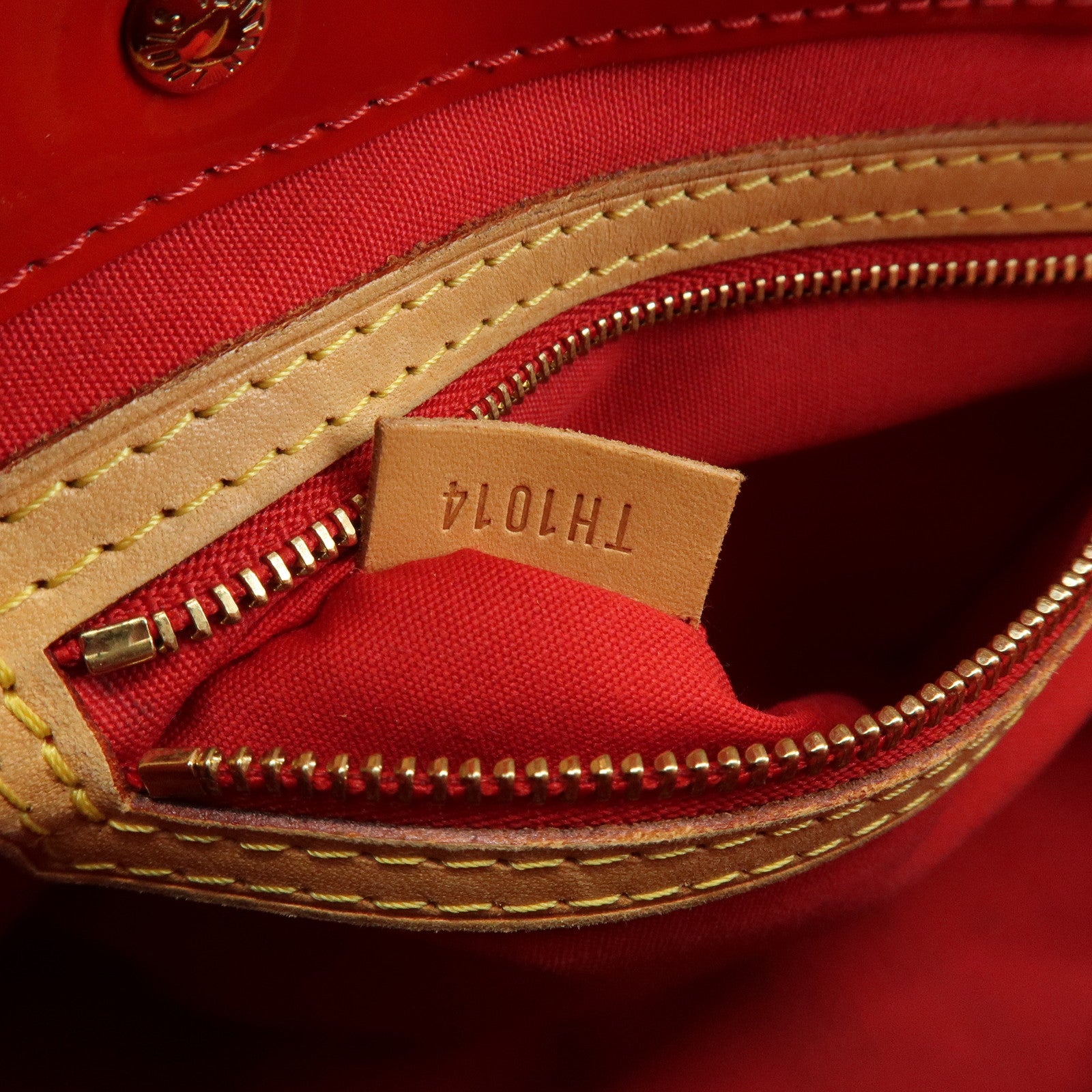 Louis Vuitton Monogram Vernis Reade PM Hand Bag Rouge M91088